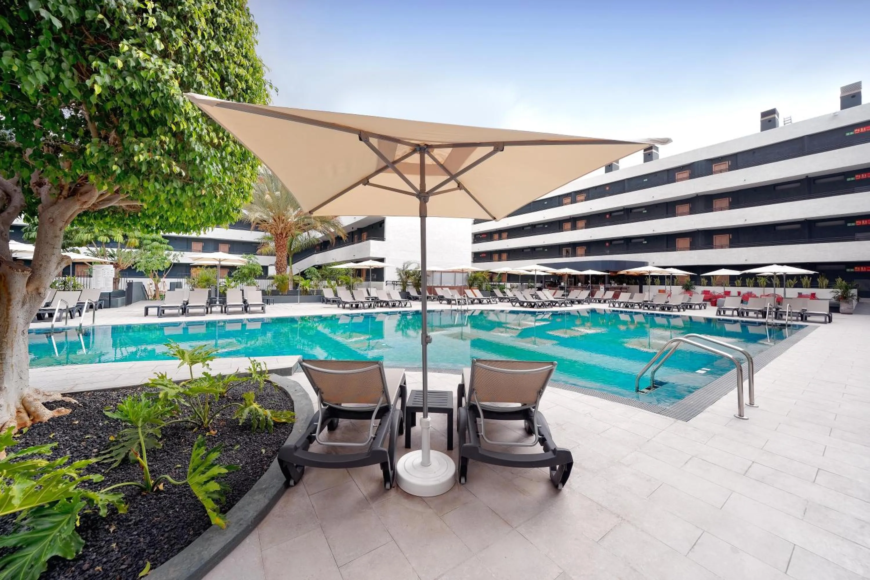 Swimming pool in Labranda Suites Costa Adeje