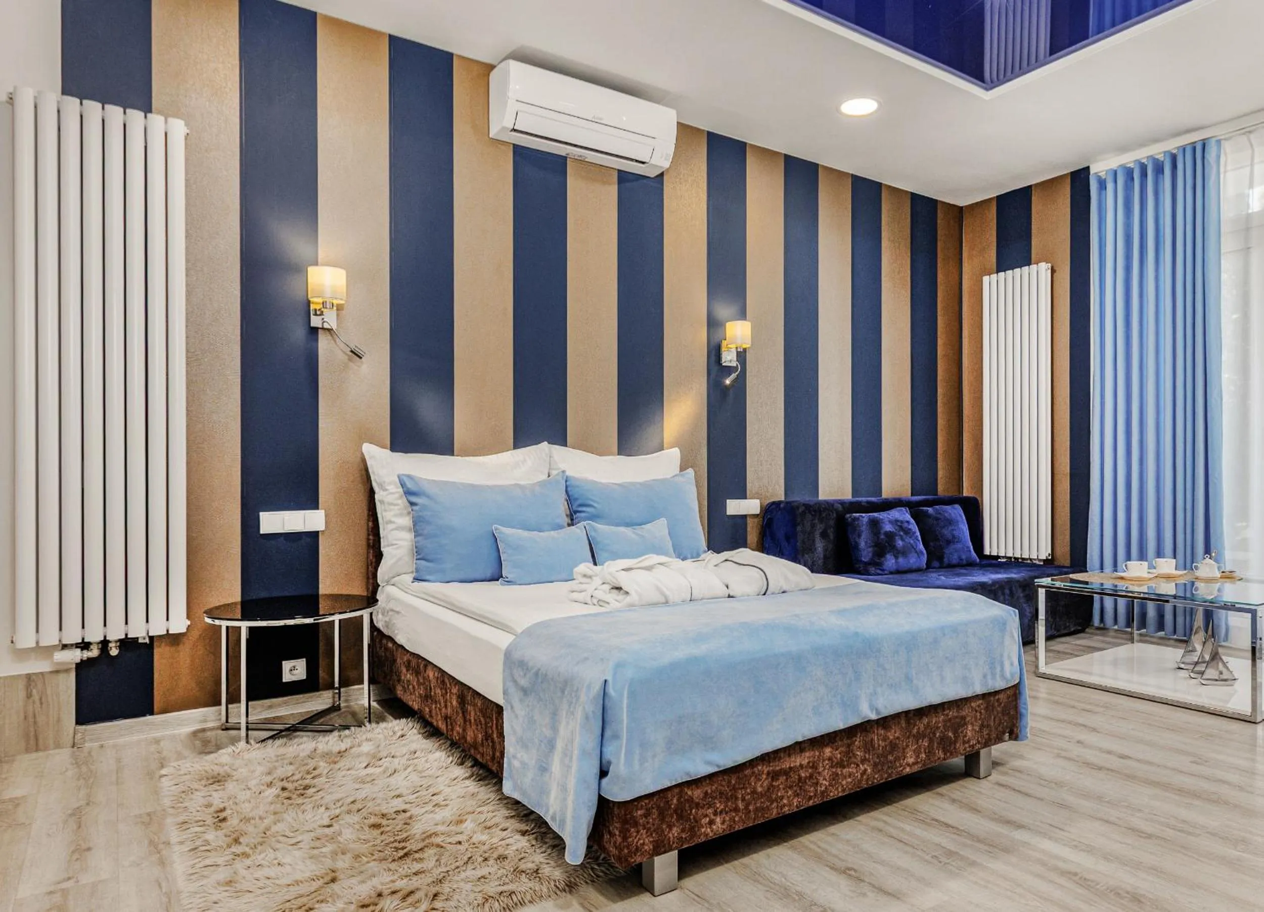 Living room, Bed in Kameralny Aparthotel Elegante Władysławowo - Adults Only