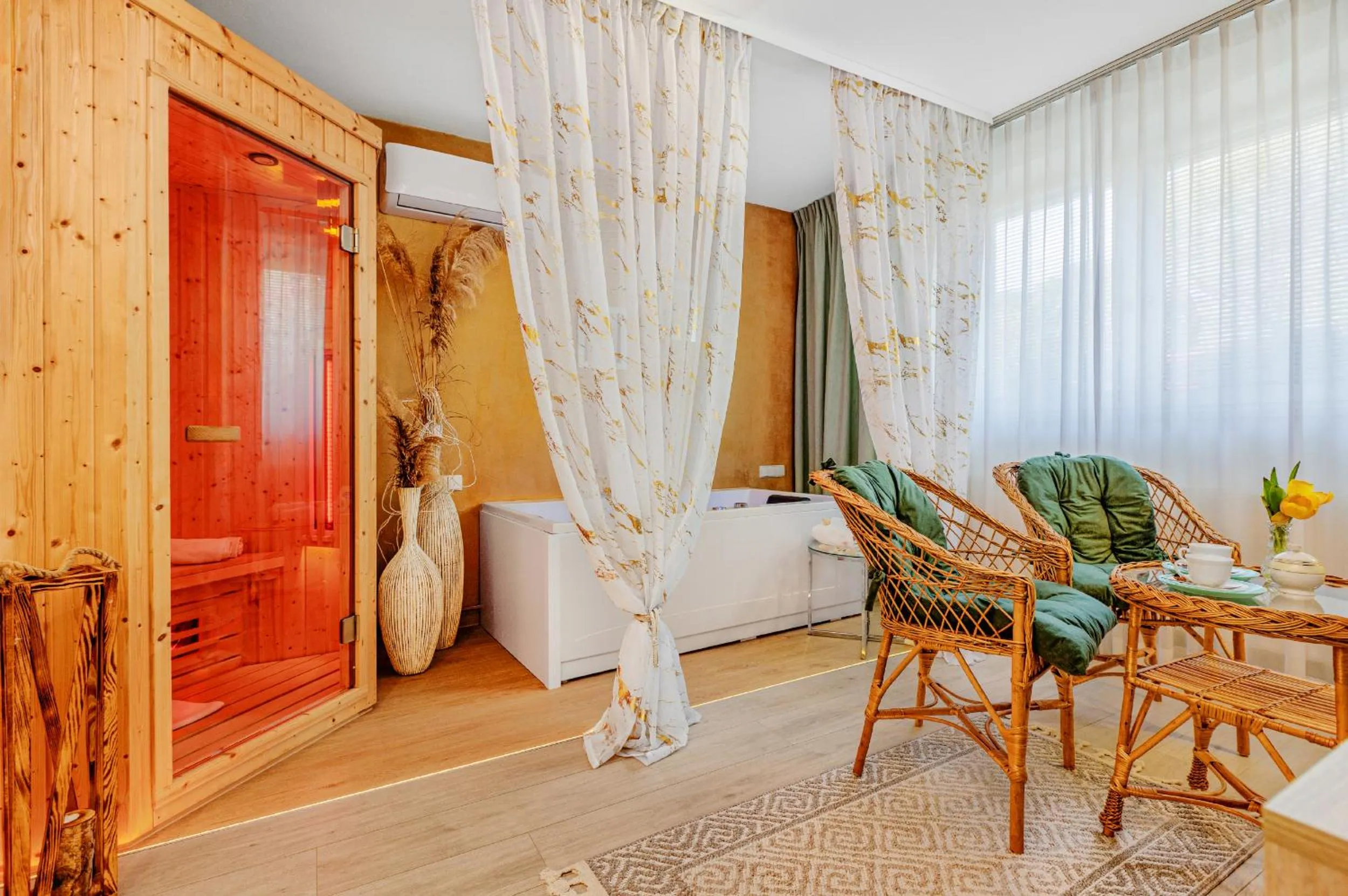 Hot Tub in Kameralny Aparthotel Elegante Władysławowo - Adults Only