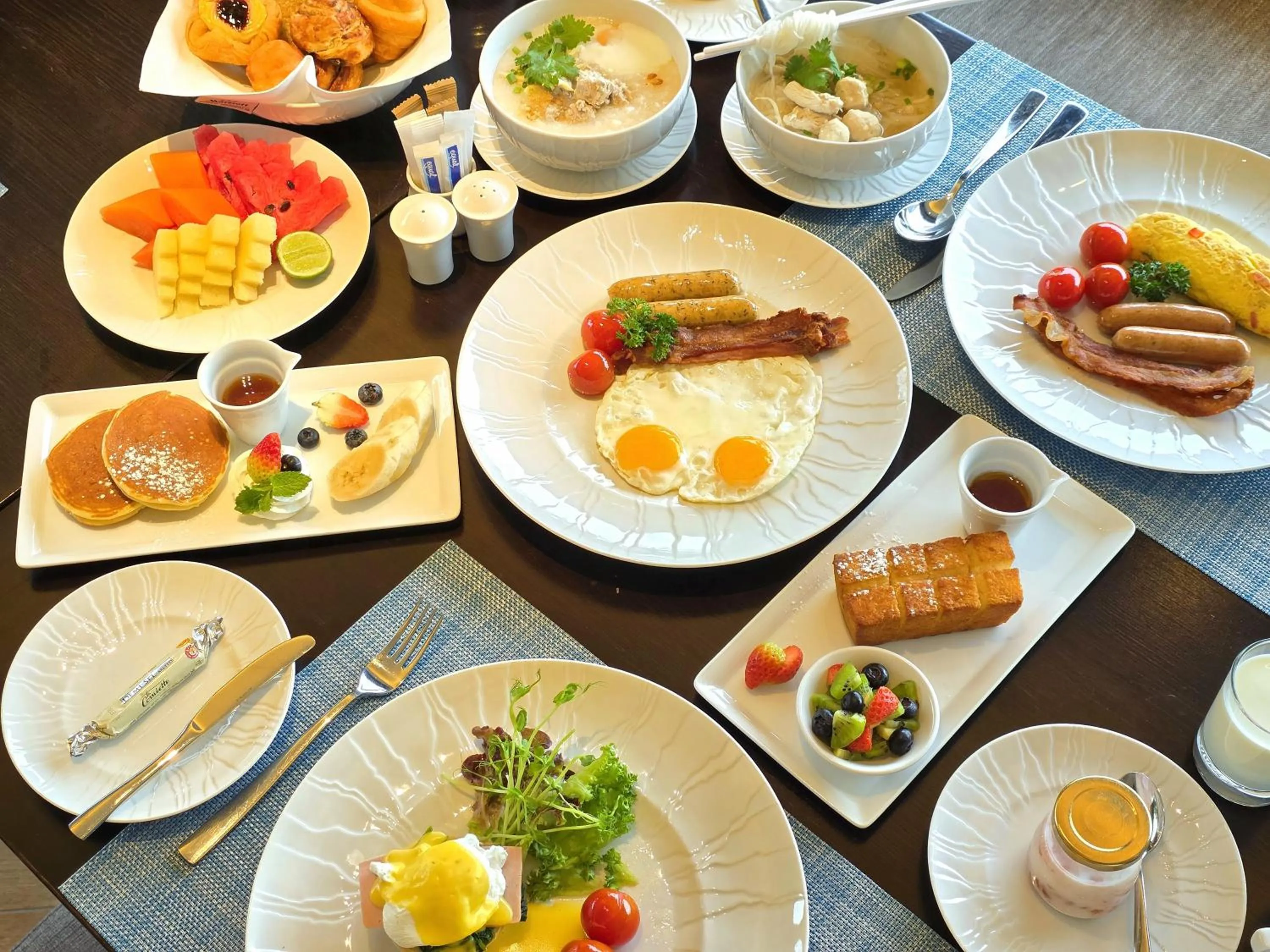 Breakfast in Marriott Executive Apartments Bangkok, Sukhumvit 50