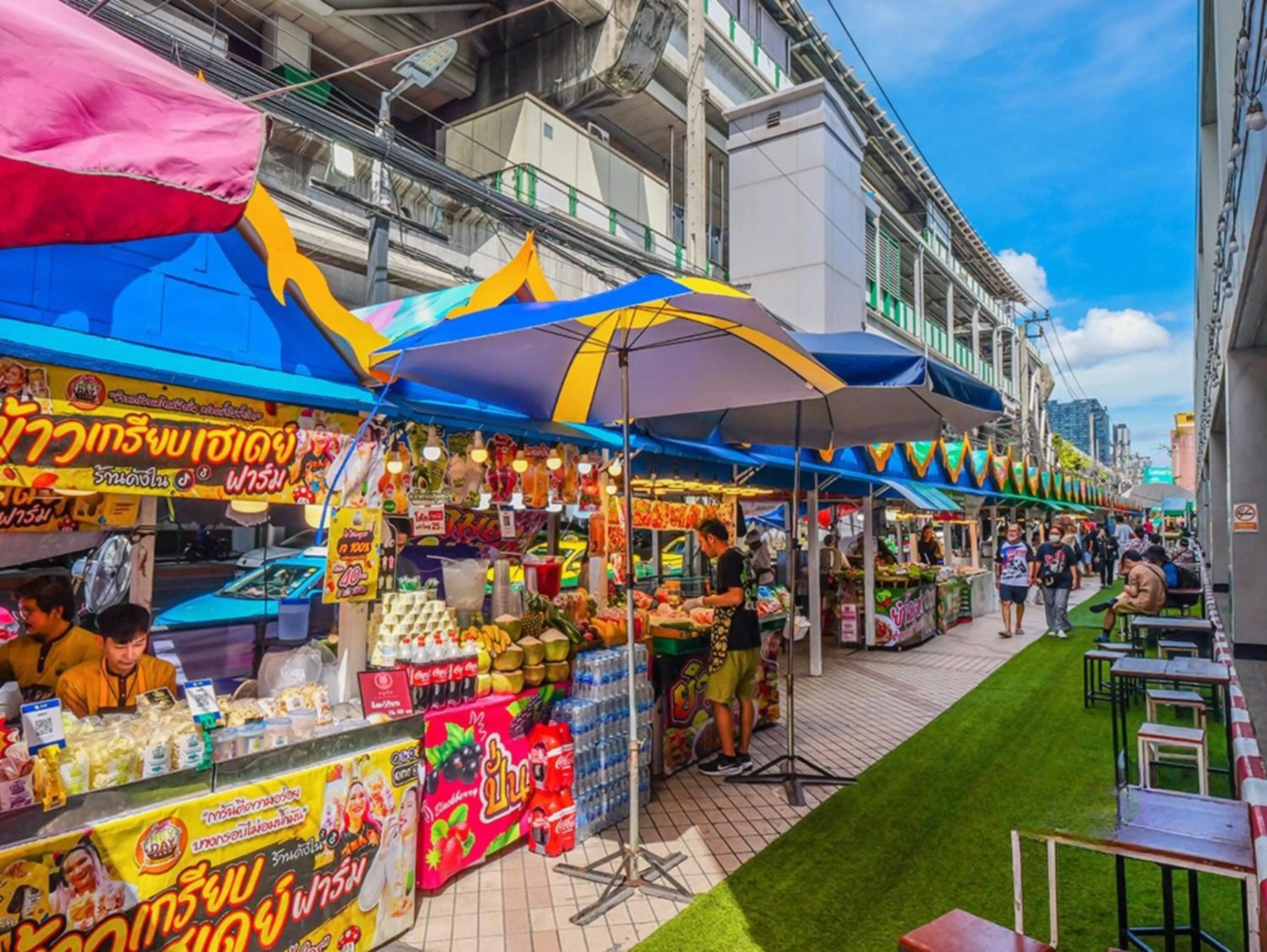 Shopping Area in Marriott Executive Apartments Bangkok, Sukhumvit 50