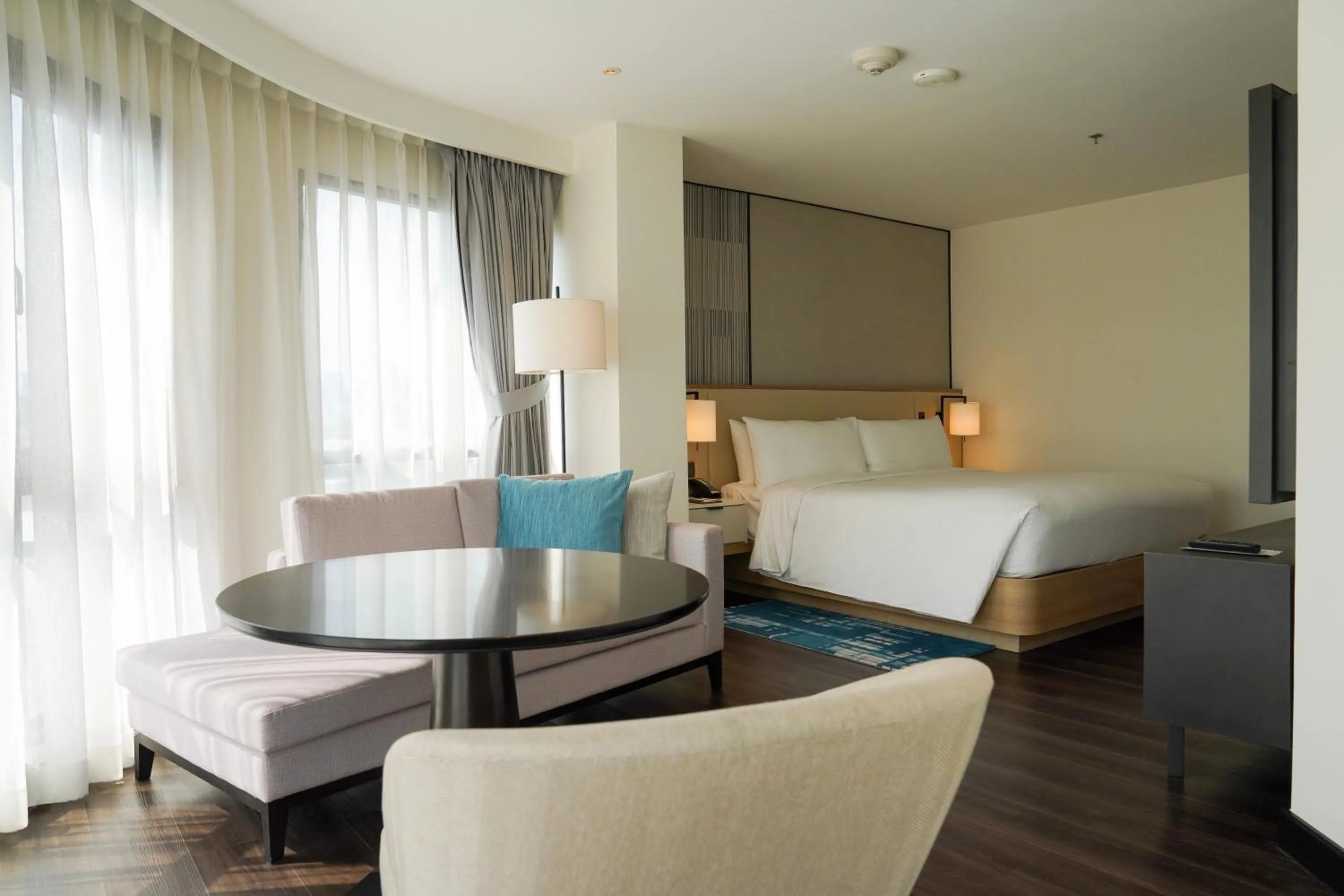 Bed in Marriott Executive Apartments Bangkok, Sukhumvit 50