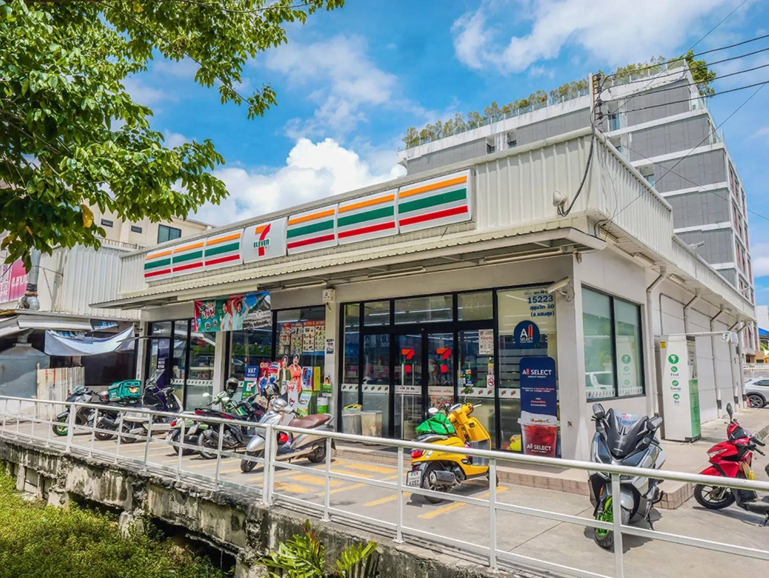 Shopping Area in Marriott Executive Apartments Bangkok, Sukhumvit 50