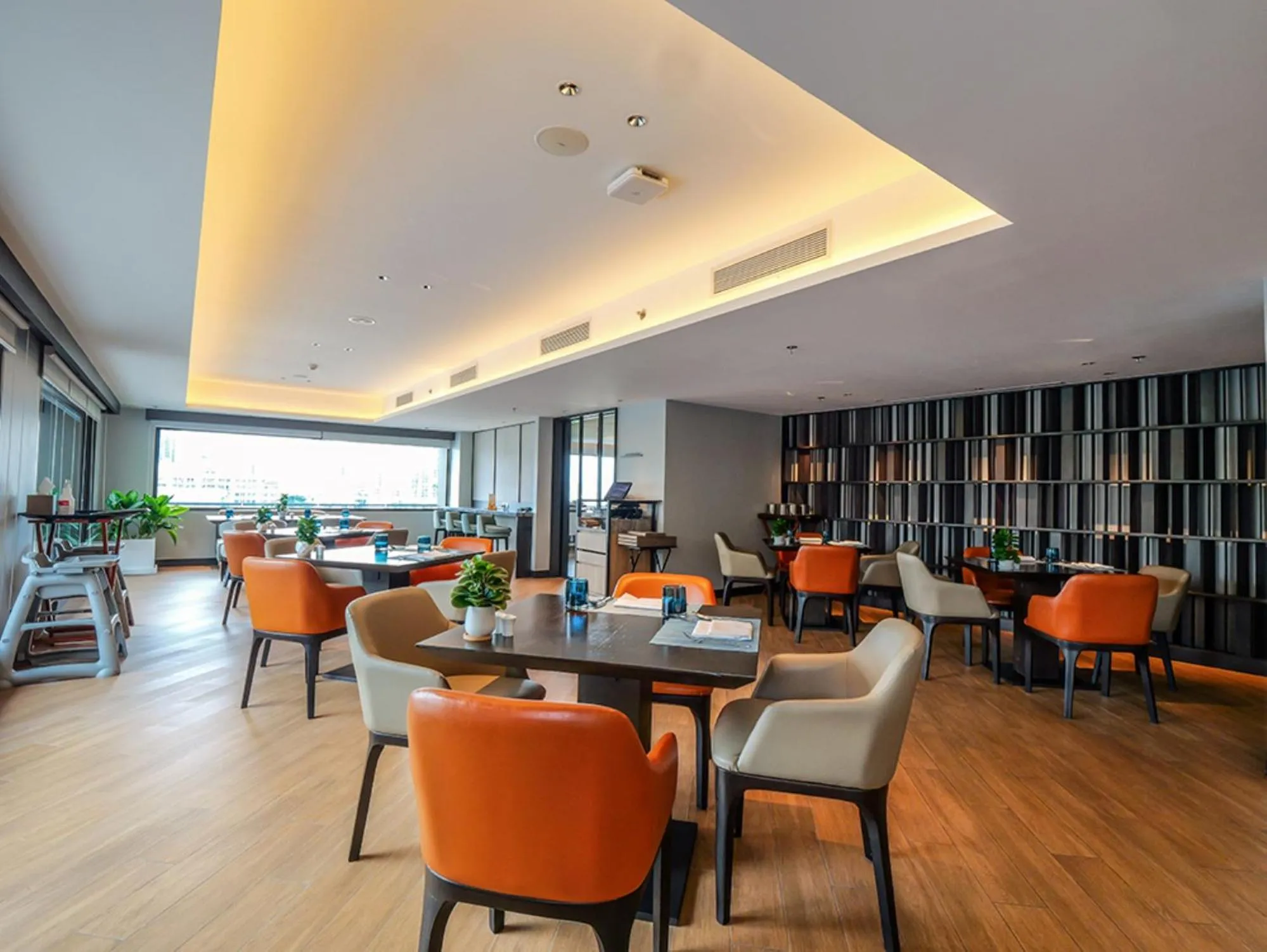 Restaurant/places to eat in Marriott Executive Apartments Bangkok, Sukhumvit 50