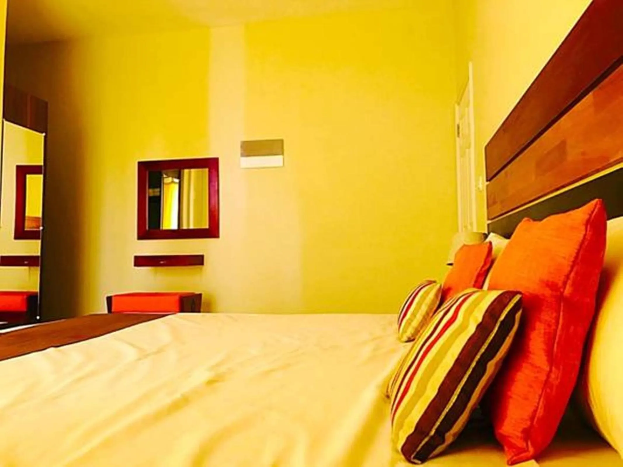 Decorative detail, Bed in Sugar Reef West Coast