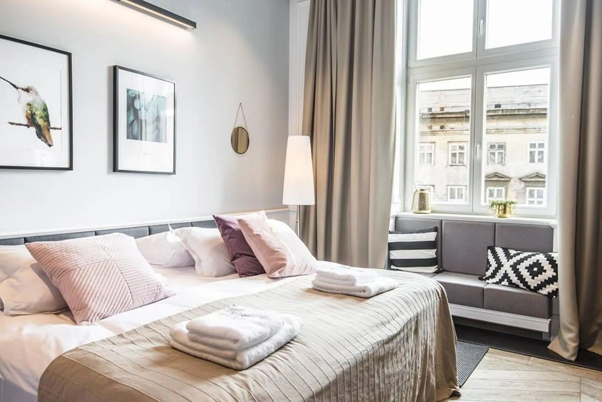 Deluxe Apartment with Sauna and City View in Stradom 15 - LoftAffair Collection