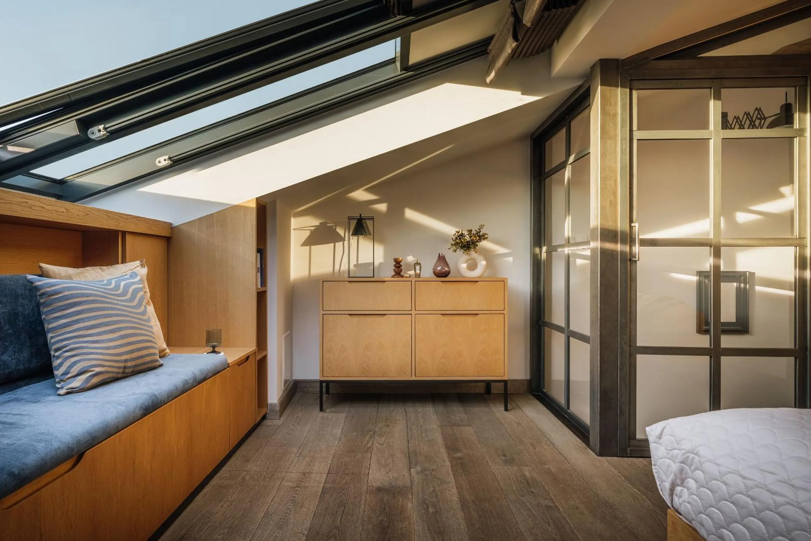 Bed in Stradom 15 - LoftAffair Collection