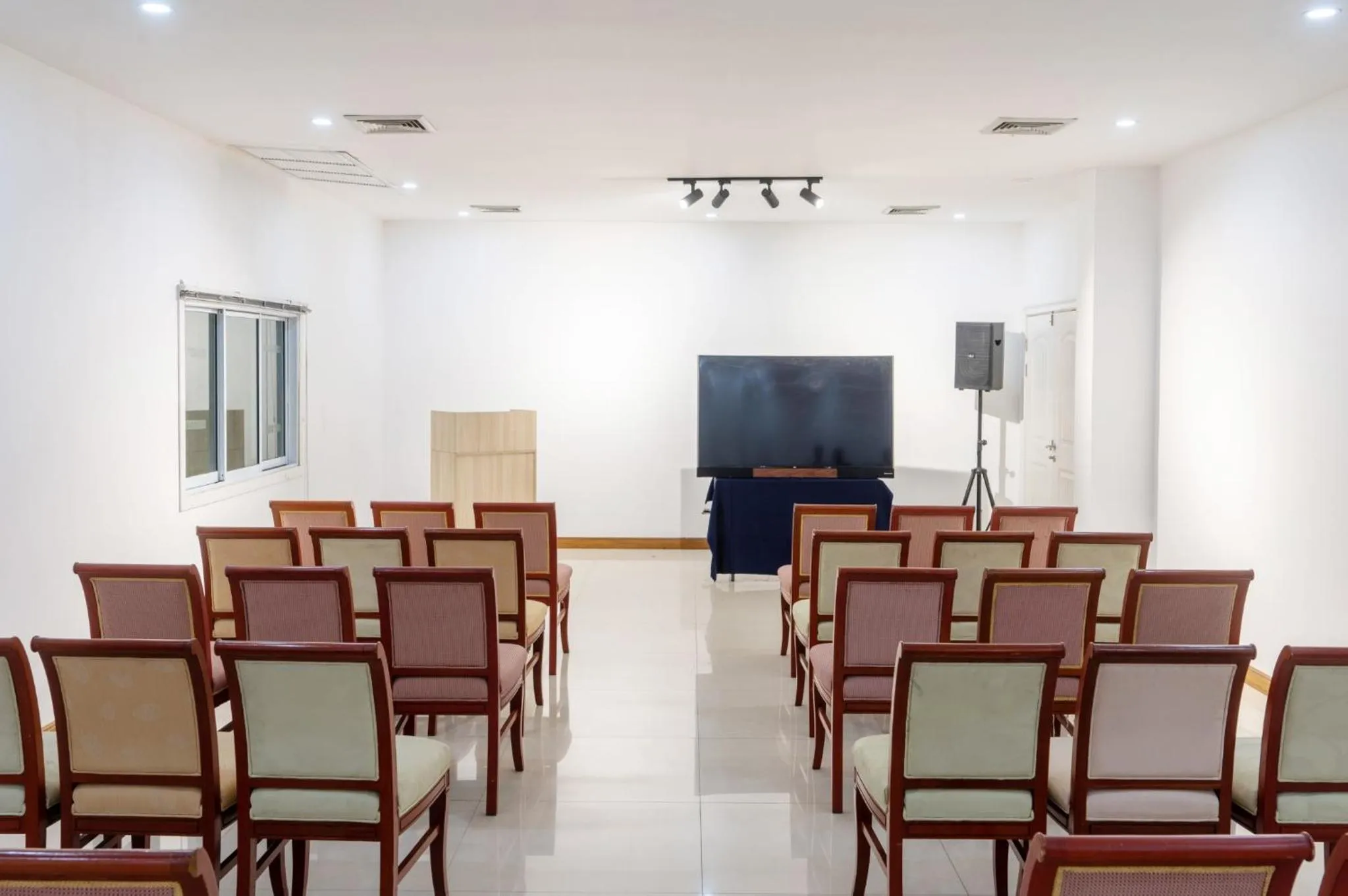 Meeting/conference room in The President Hotel at Chokchai 4