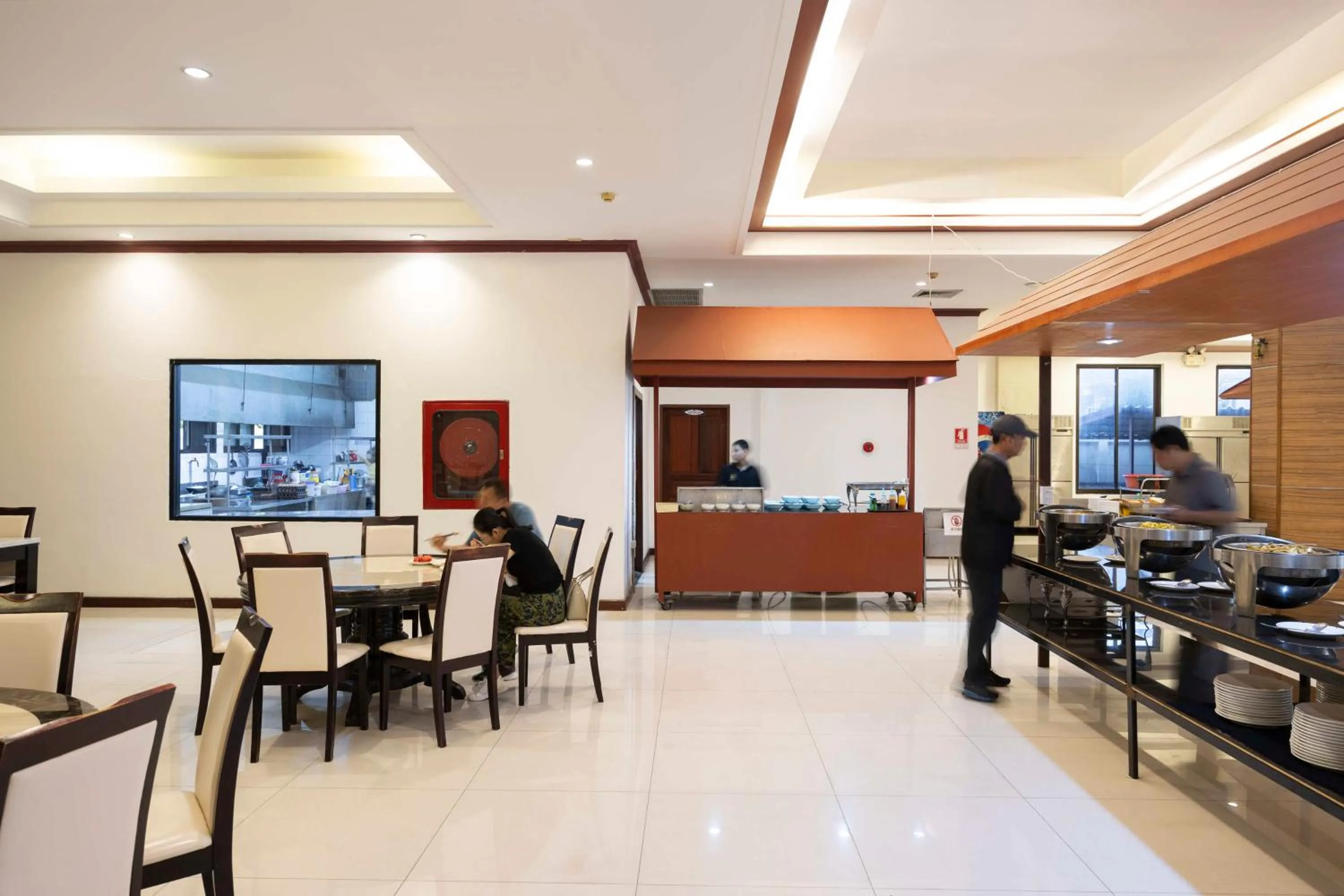 Restaurant/places to eat in The President Hotel at Chokchai 4