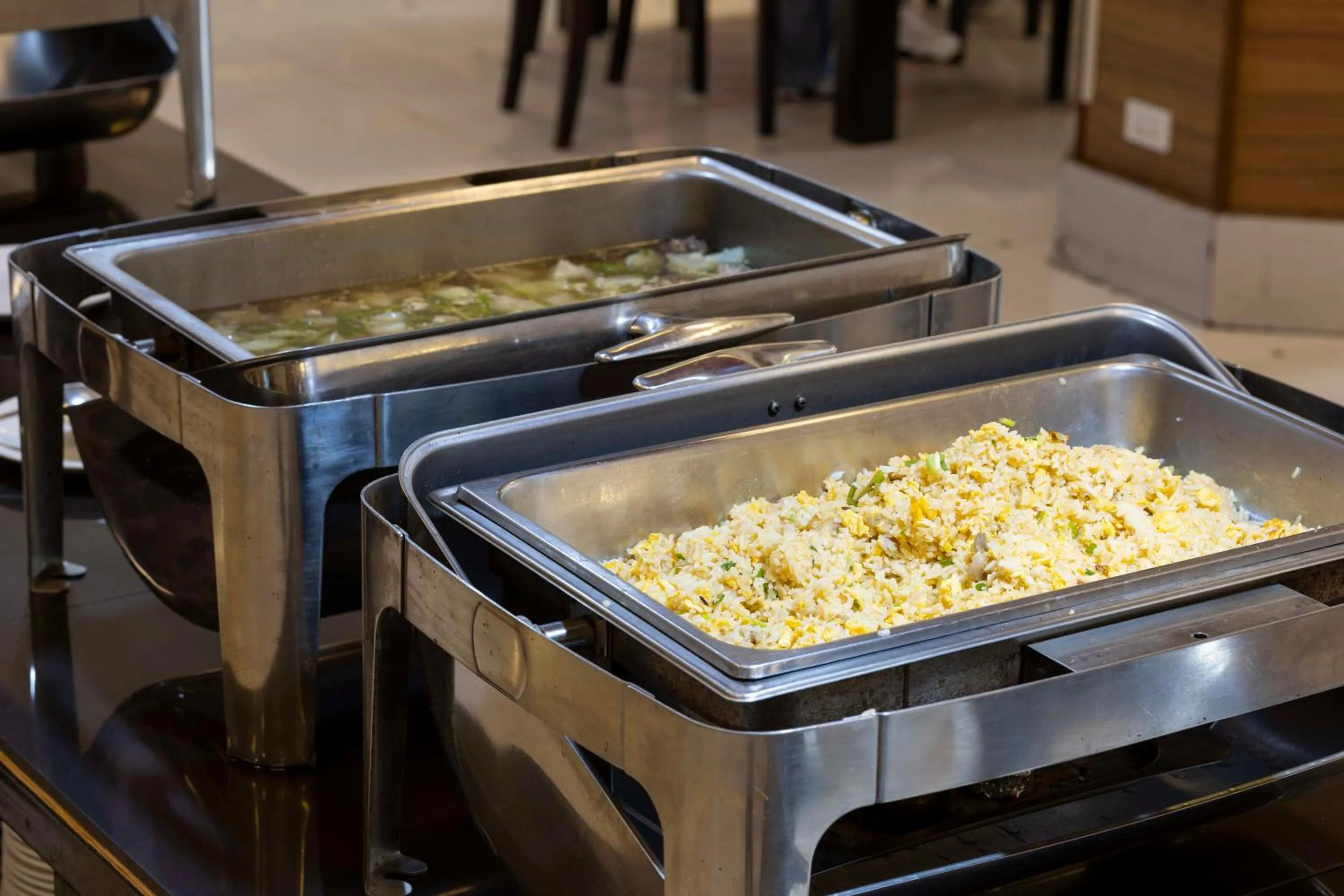 Buffet breakfast in The President Hotel at Chokchai 4