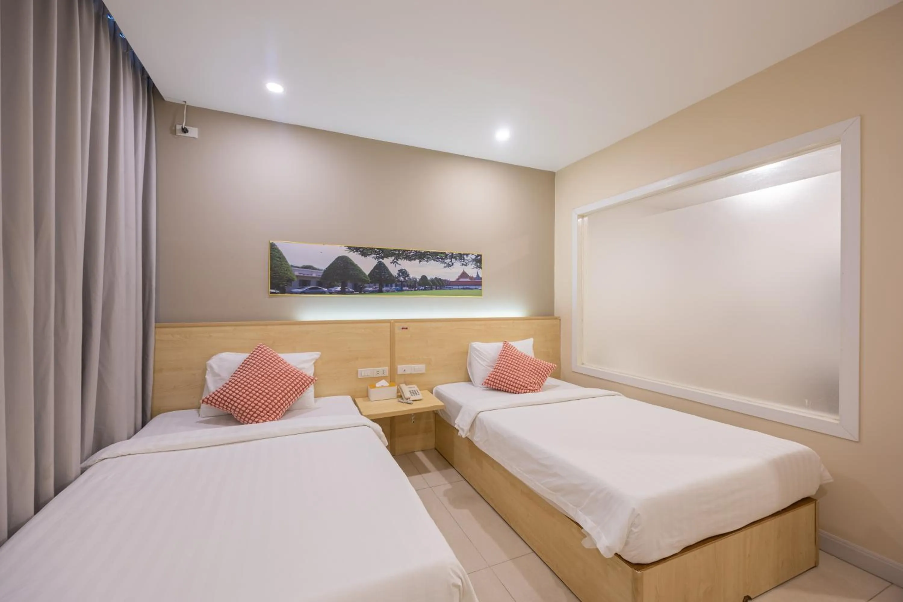 Bed in The President Hotel at Chokchai 4