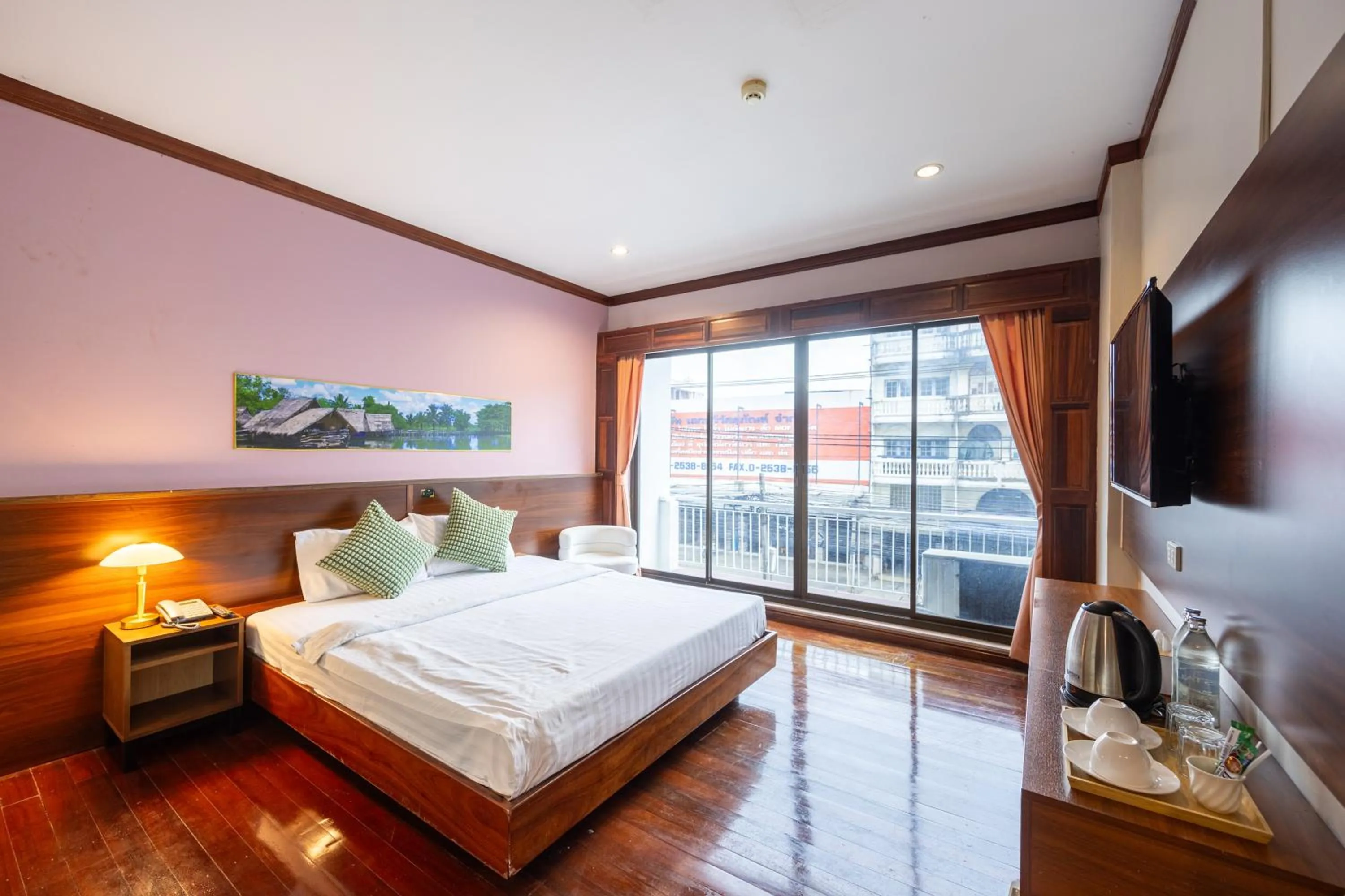 Bed in The President Hotel at Chokchai 4