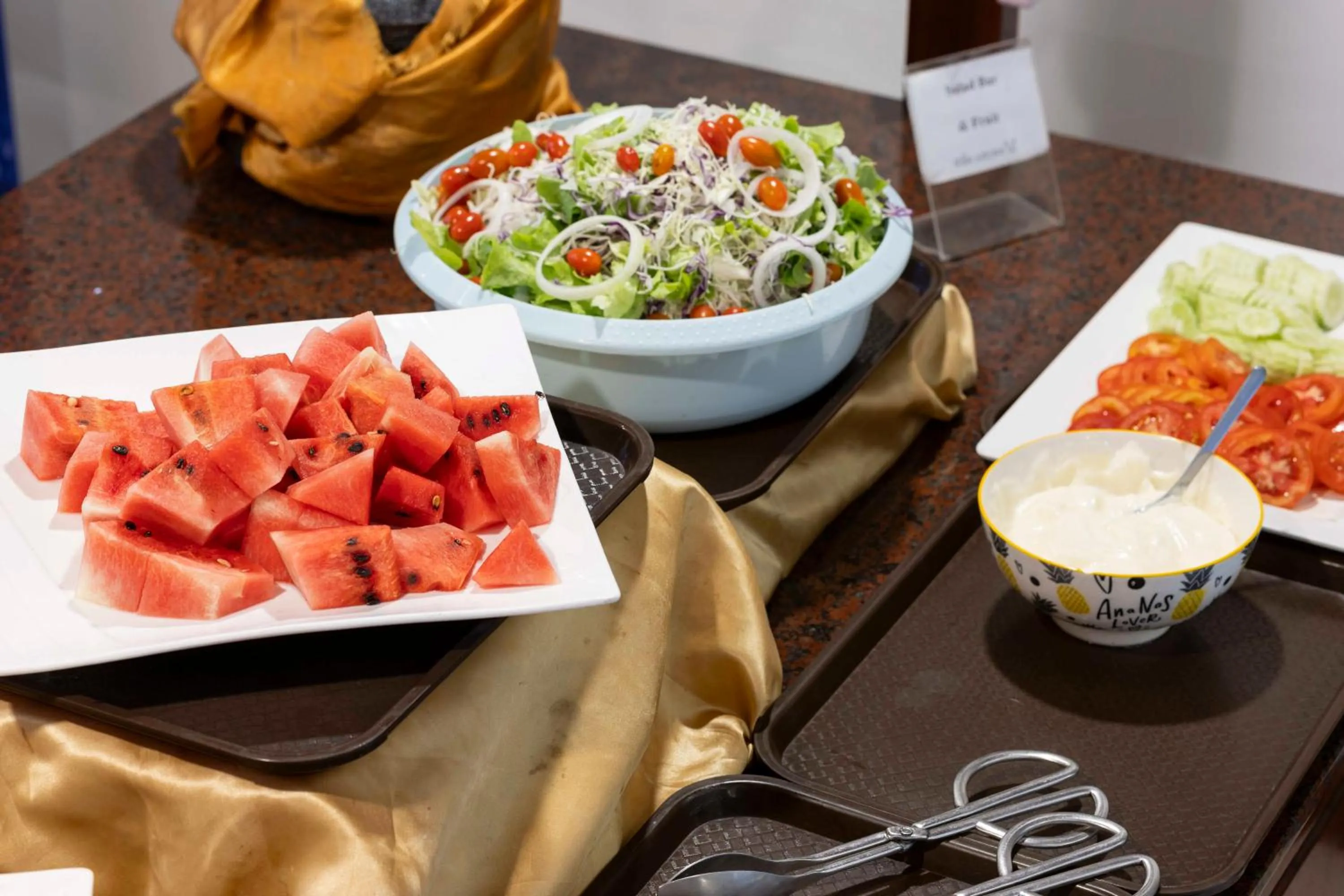 Food and drinks in The President Hotel at Chokchai 4