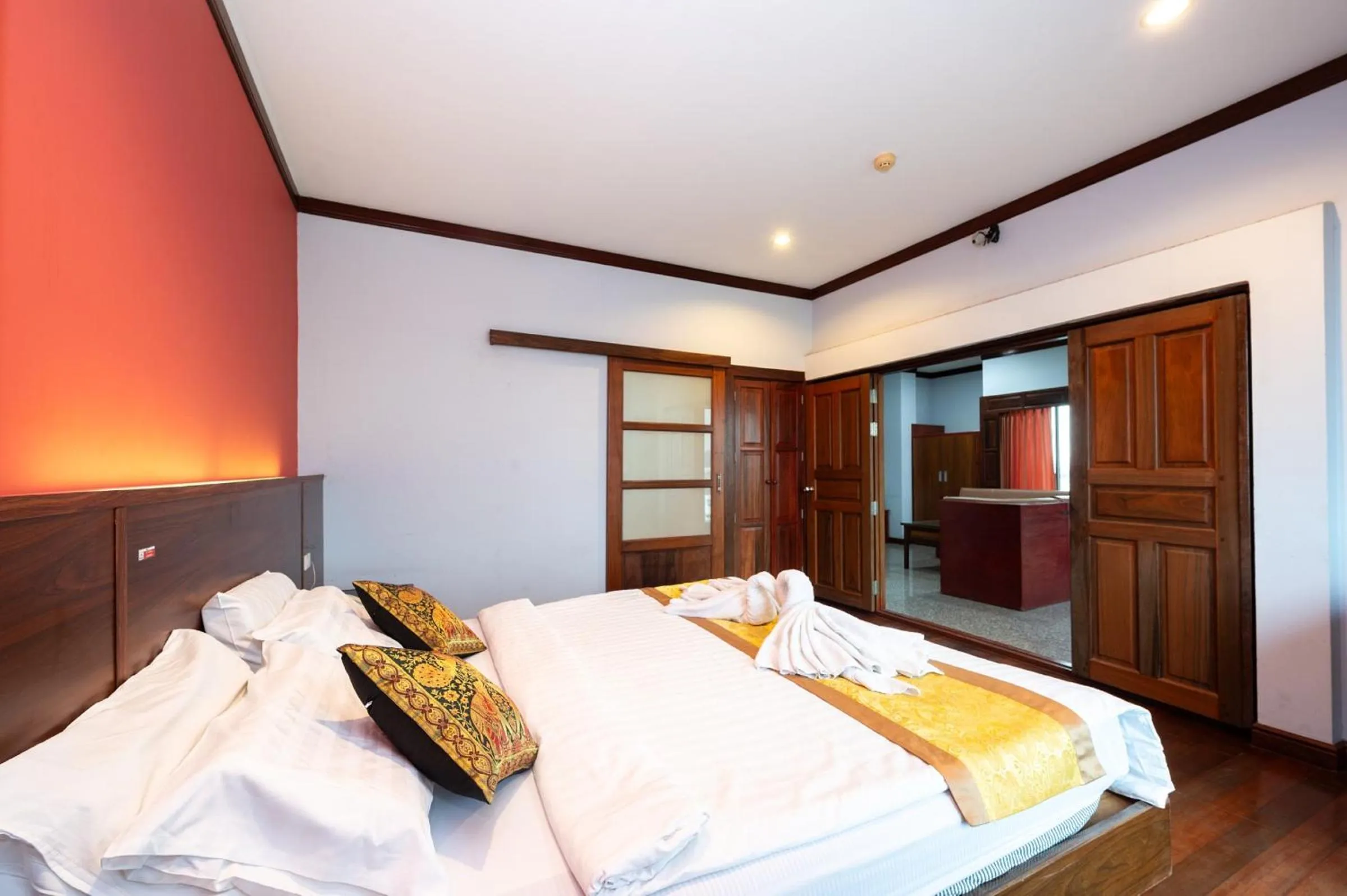 Bed in The President Hotel at Chokchai 4