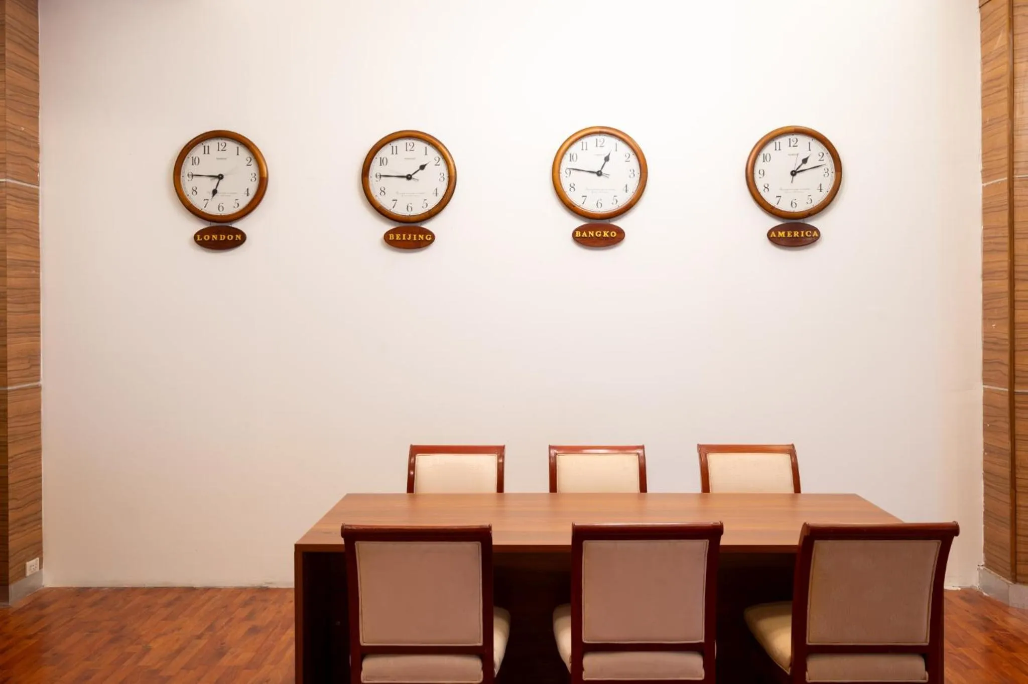Seating area in The President Hotel at Chokchai 4