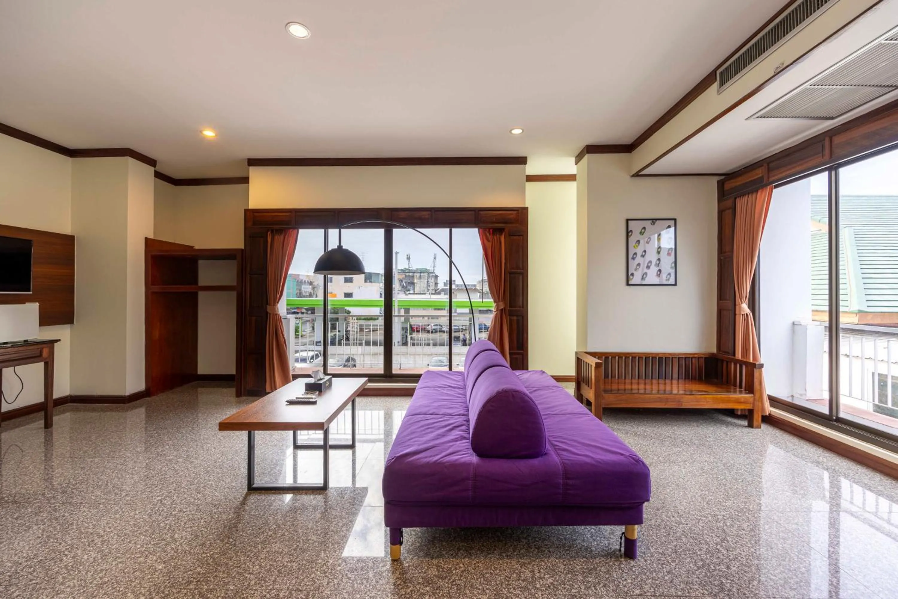 TV and multimedia in The President Hotel at Chokchai 4