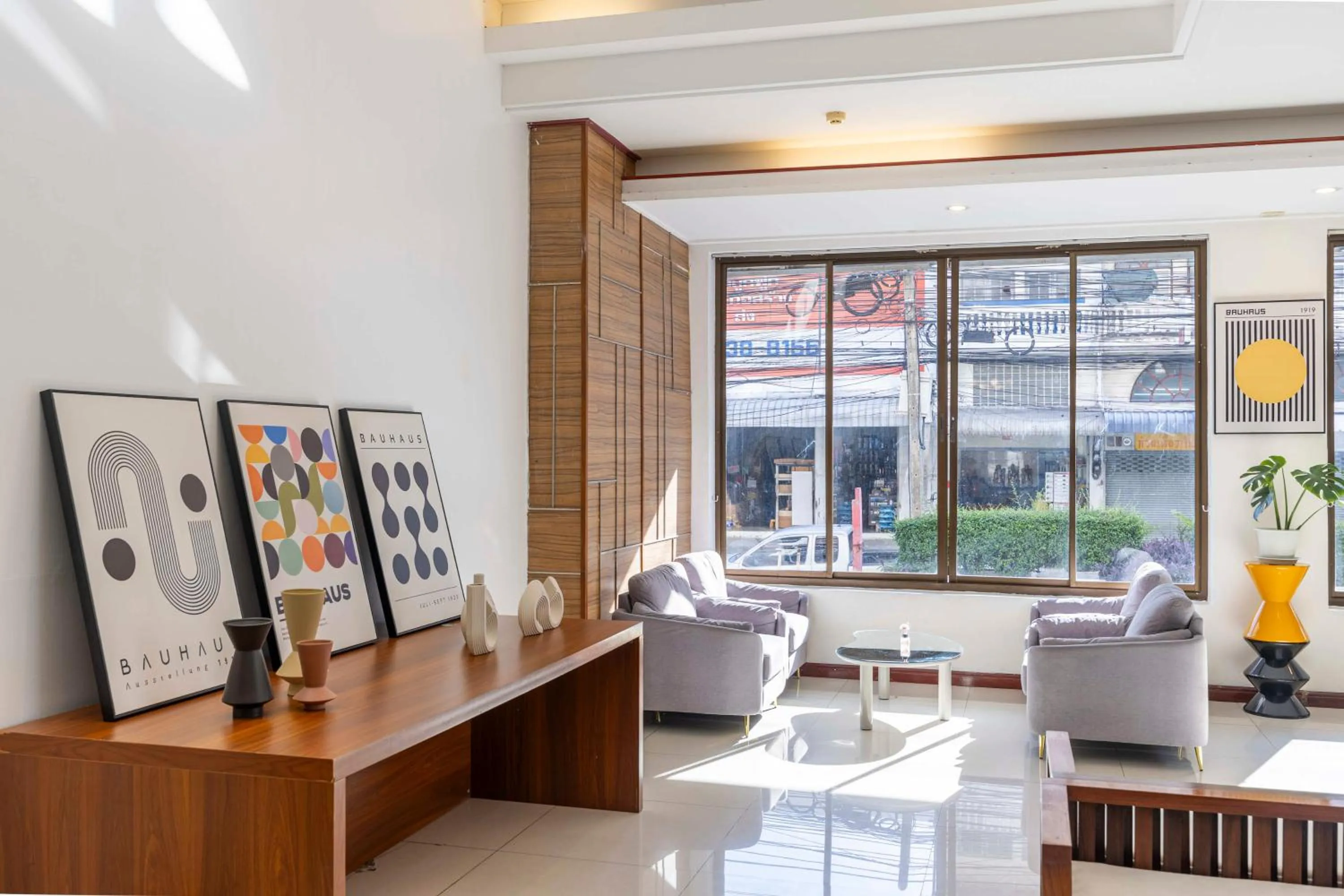 Seating area in The President Hotel at Chokchai 4