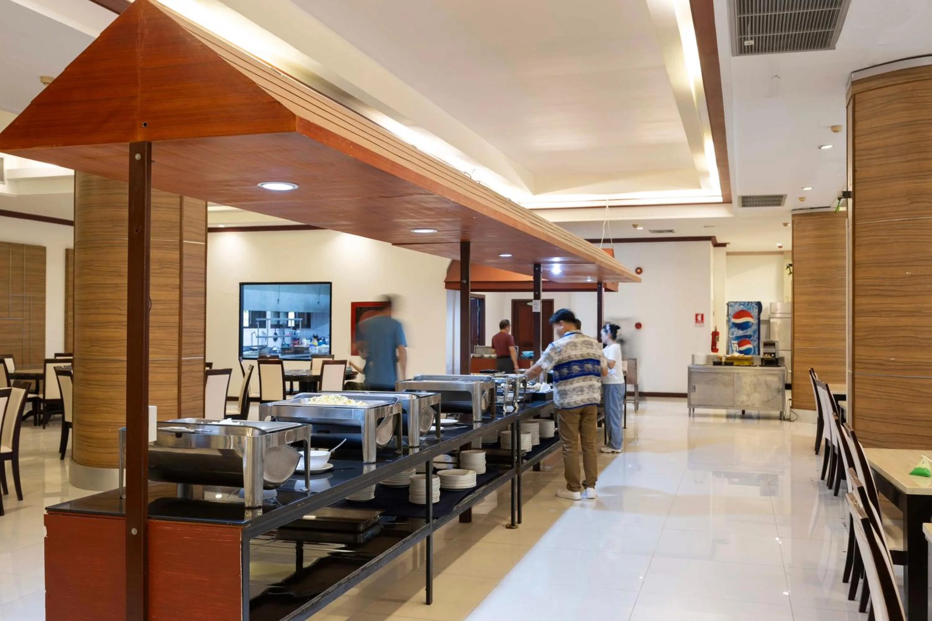 Restaurant/places to eat in The President Hotel at Chokchai 4