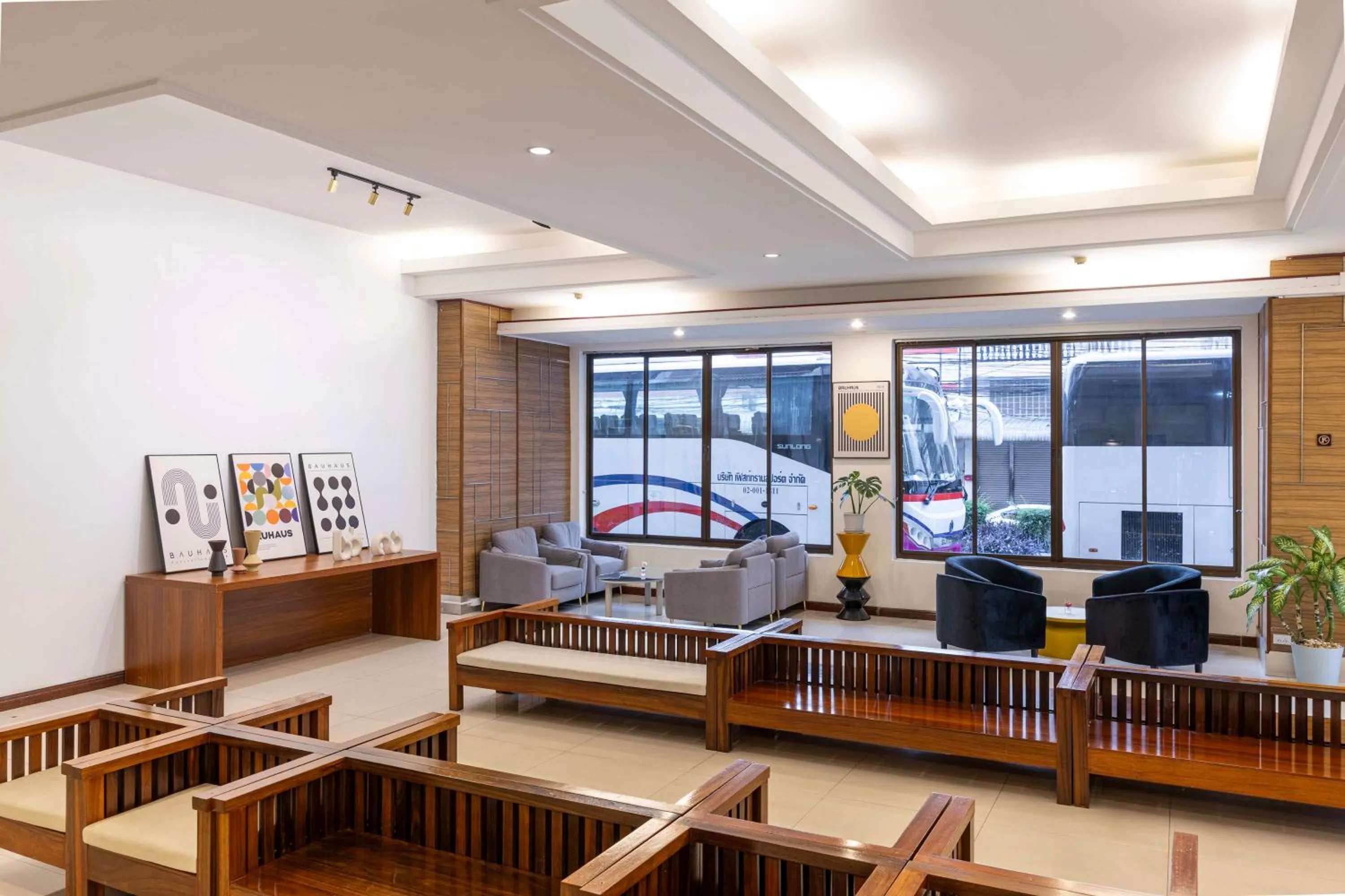 Seating area in The President Hotel at Chokchai 4