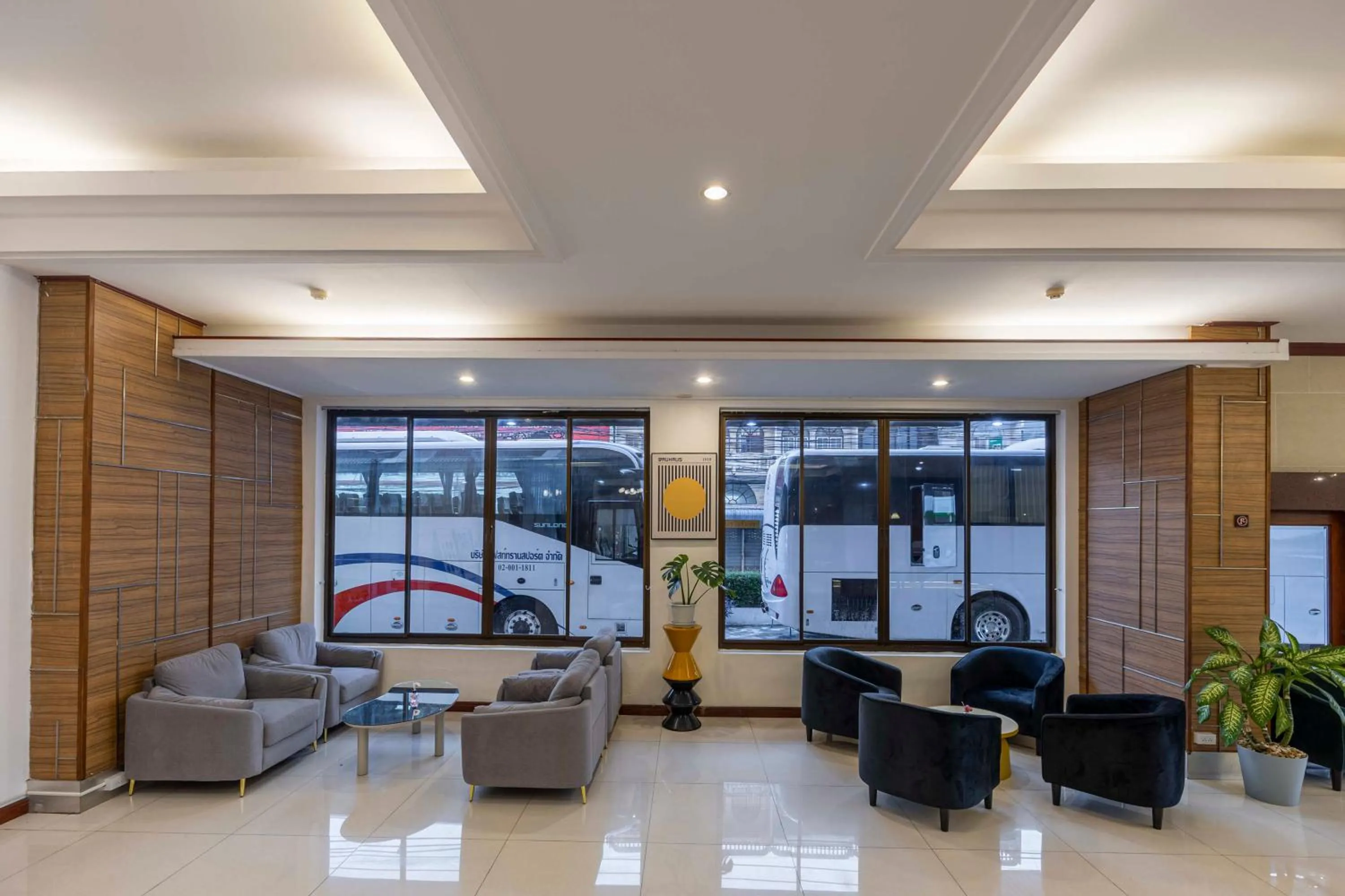 Seating area in The President Hotel at Chokchai 4