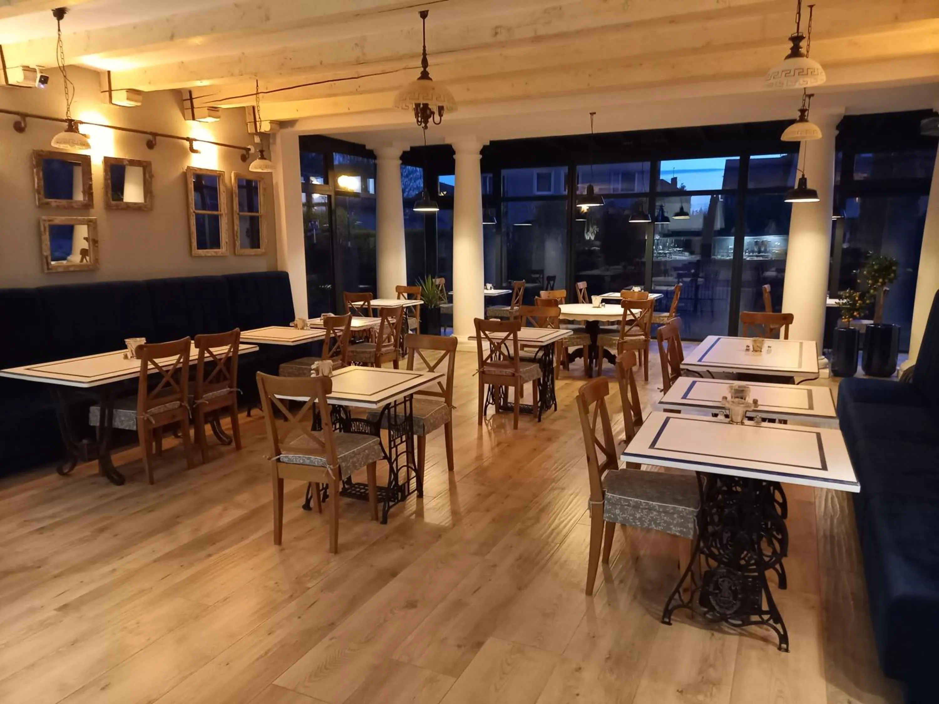 Restaurant/places to eat in Willa Meander