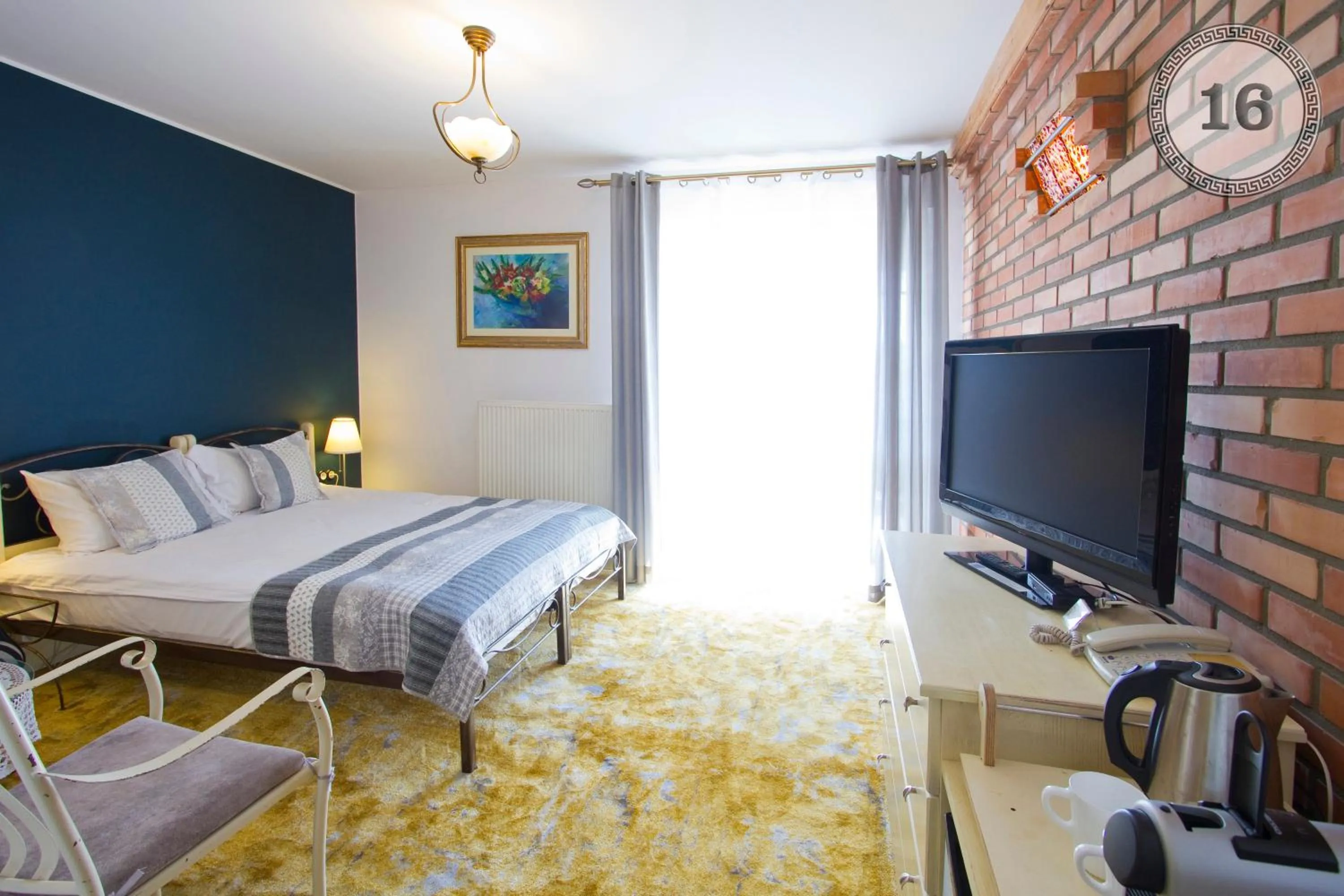 Photo of the whole room in Willa Meander