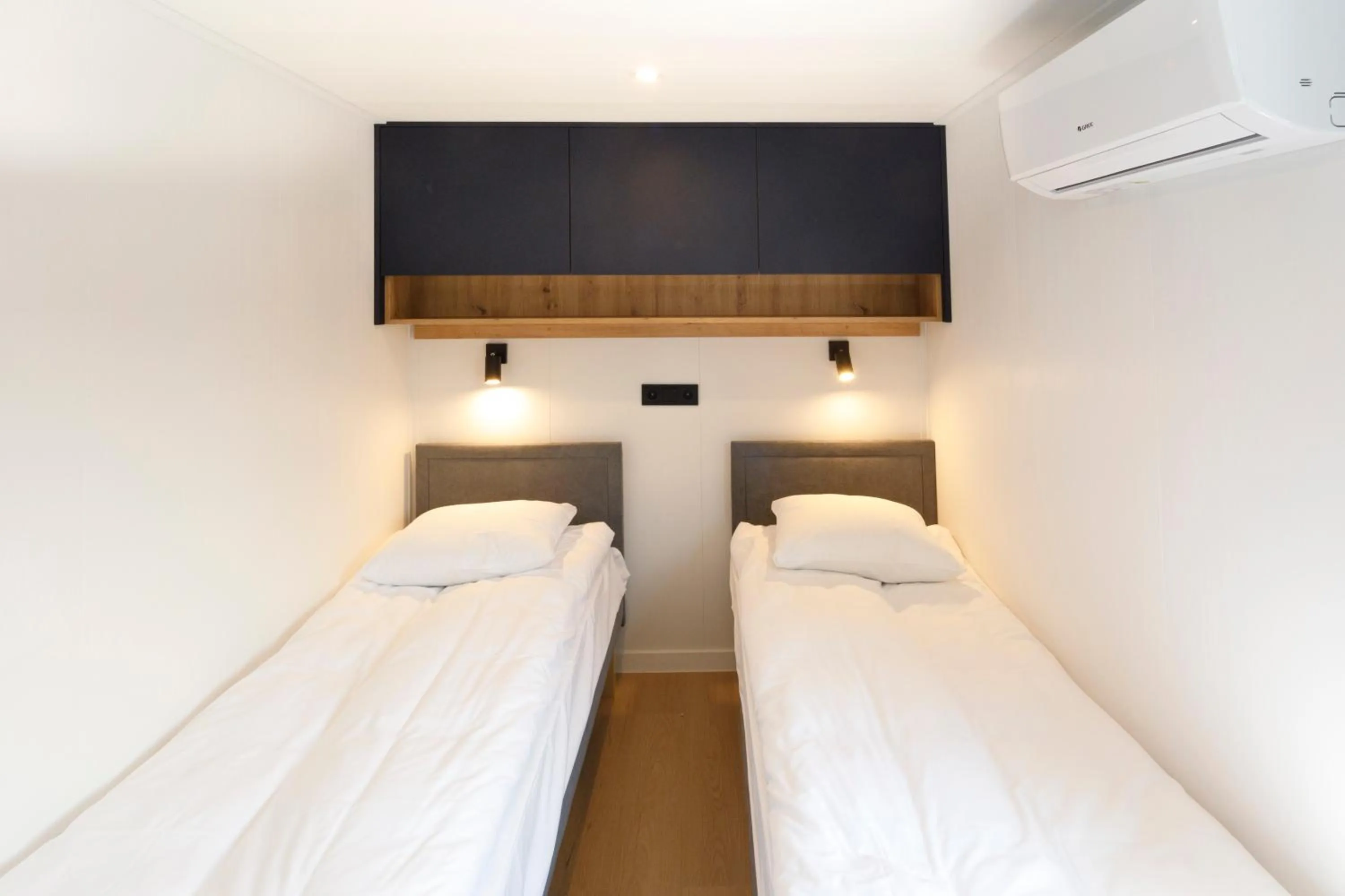 Bedroom, Bed in Holiday Golden Resort & Spa