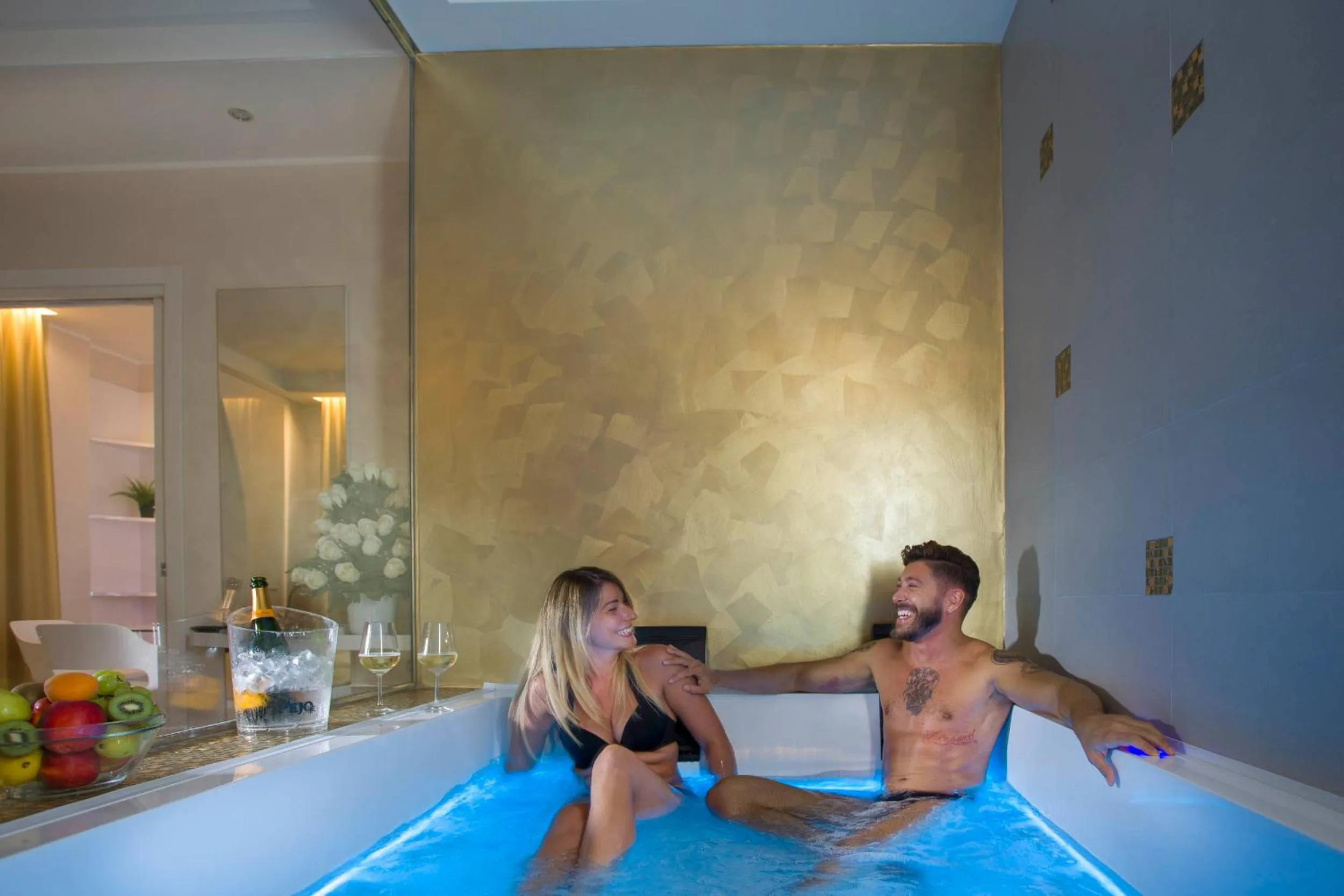 White Suite & Apartments