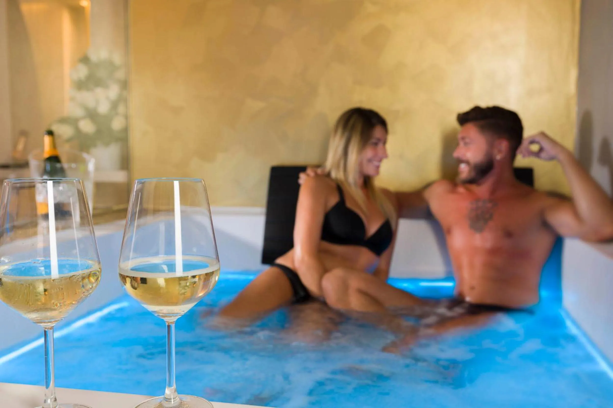 White Suite & Apartments