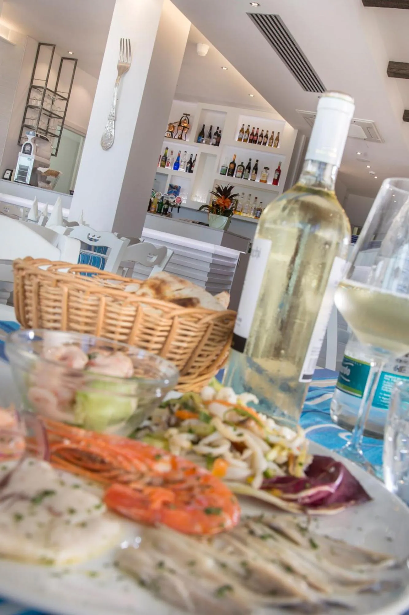 White Suite & Apartments