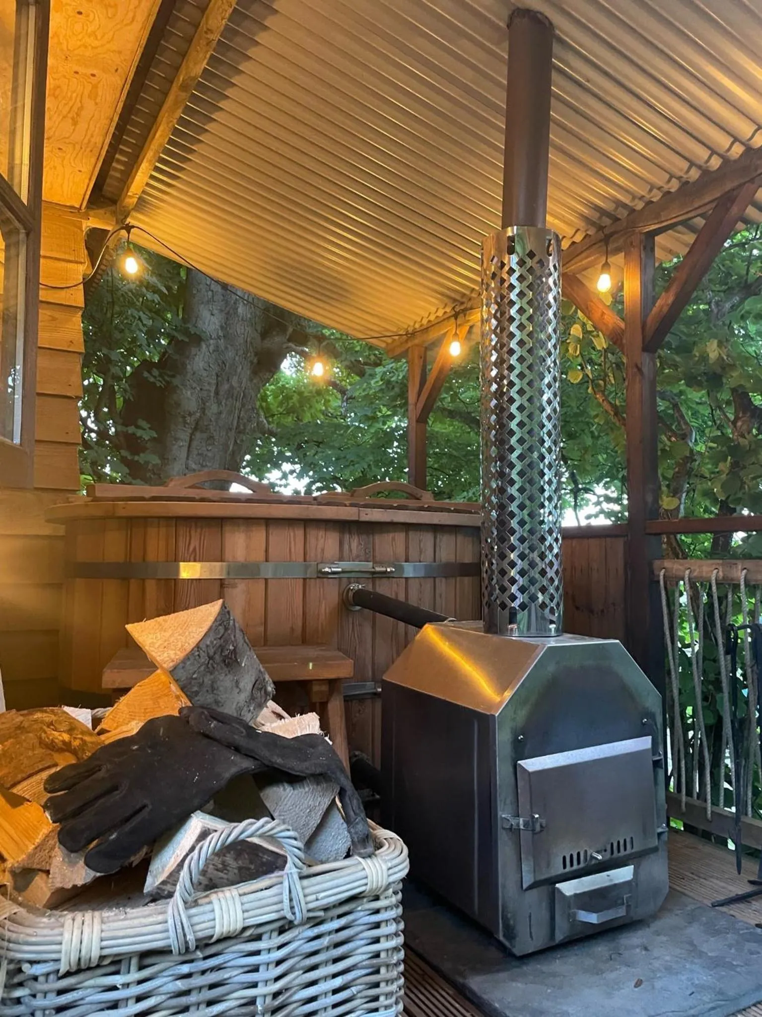 Hot Tub in Faraway Follies