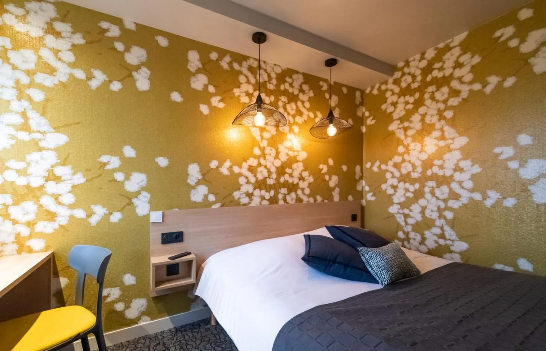 Photo of the whole room, Bed in Sous Les Pins