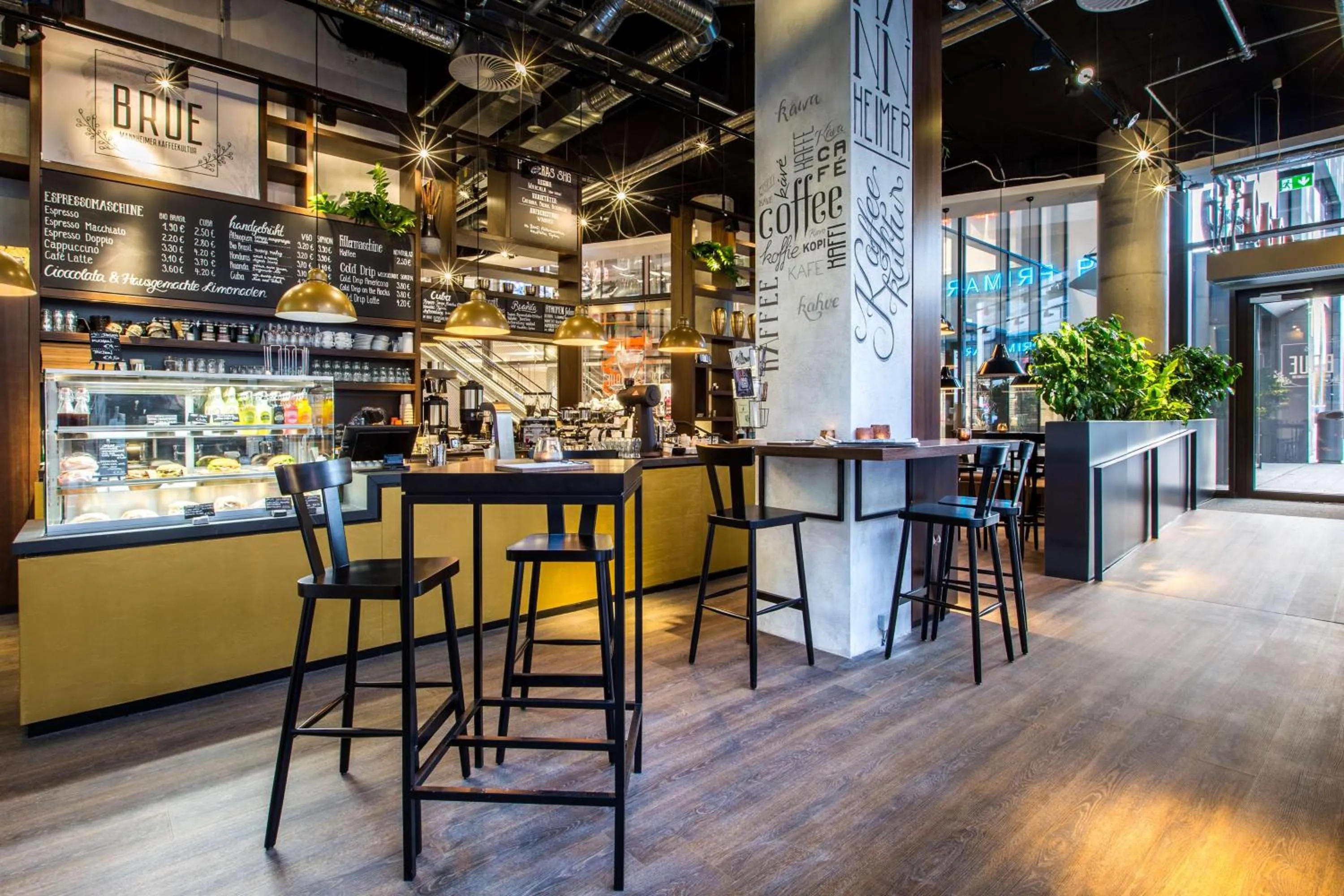 Restaurant/places to eat in Radisson Blu Hotel, Mannheim