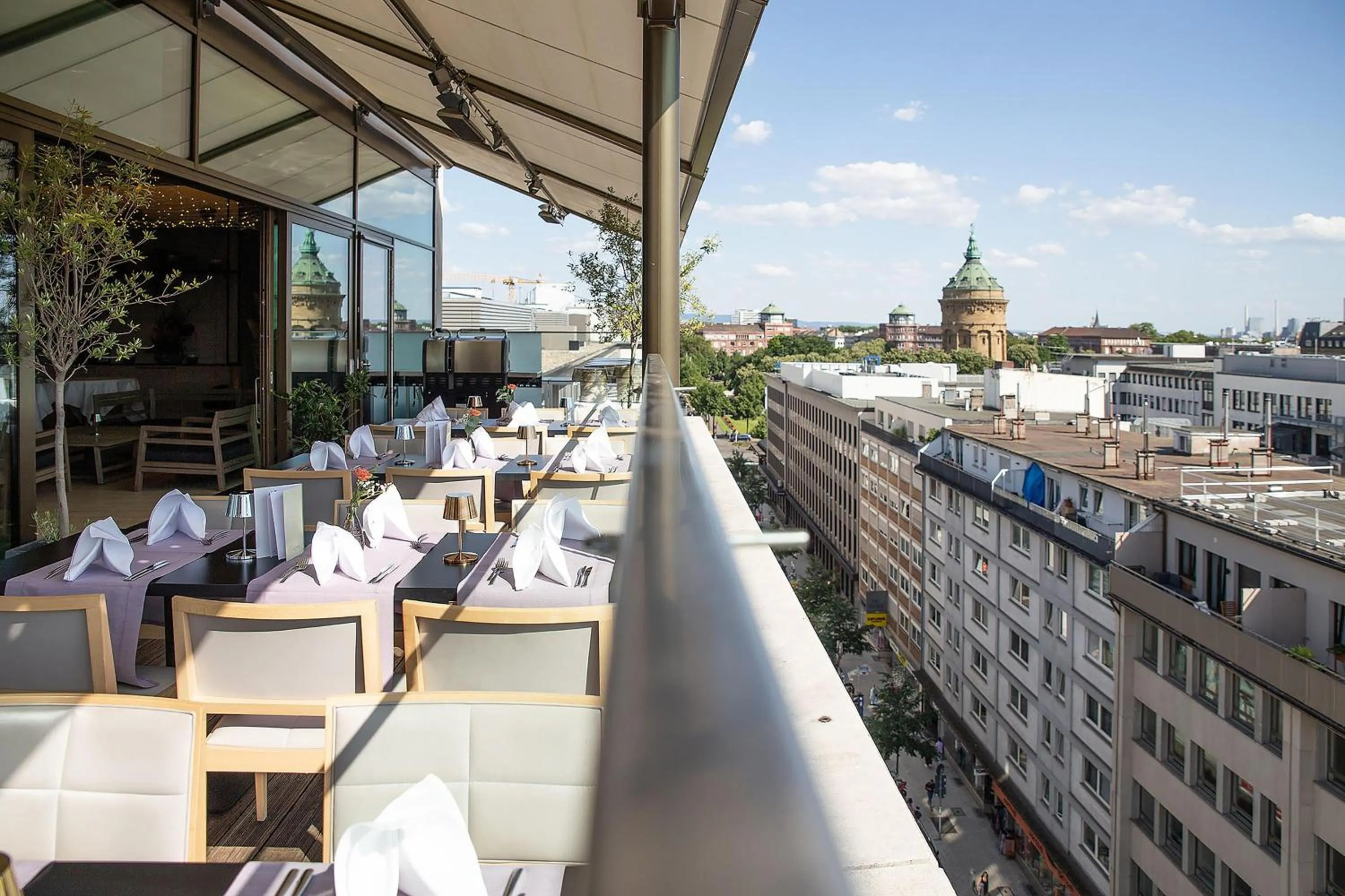 Restaurant/places to eat in Radisson Blu Hotel, Mannheim