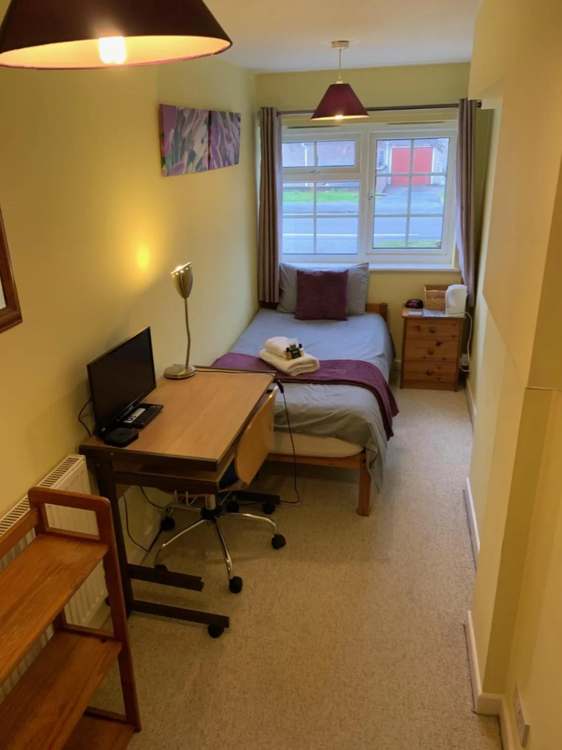 Bed in The Holly Tree