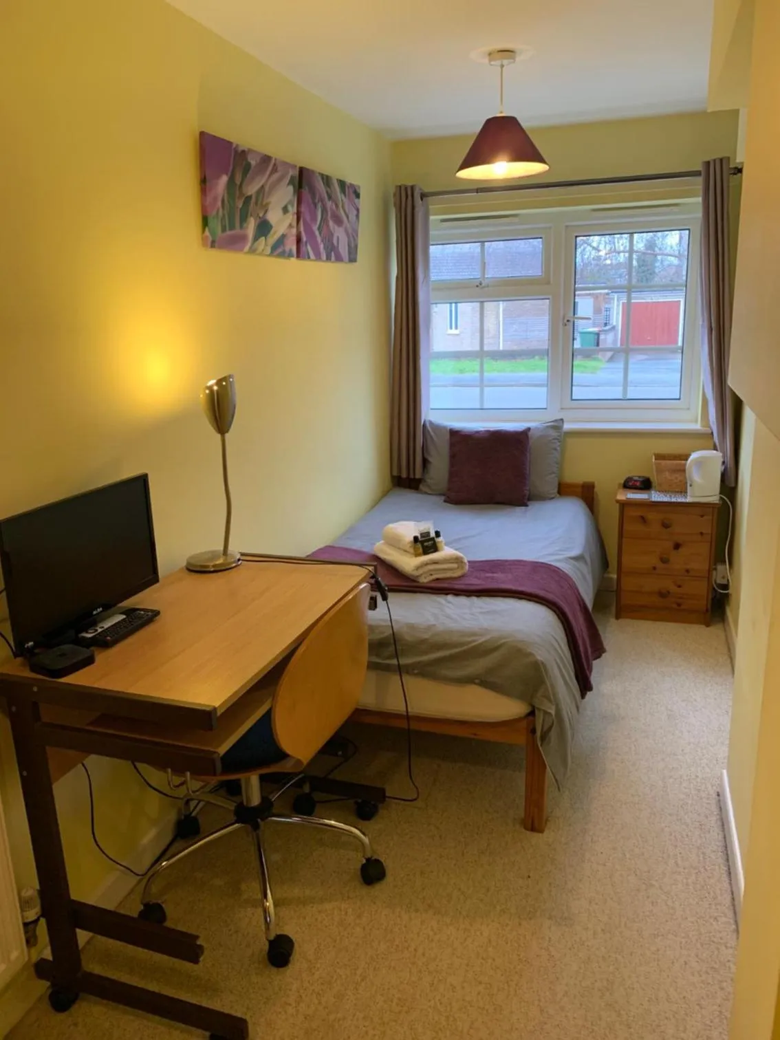 Bed in The Holly Tree