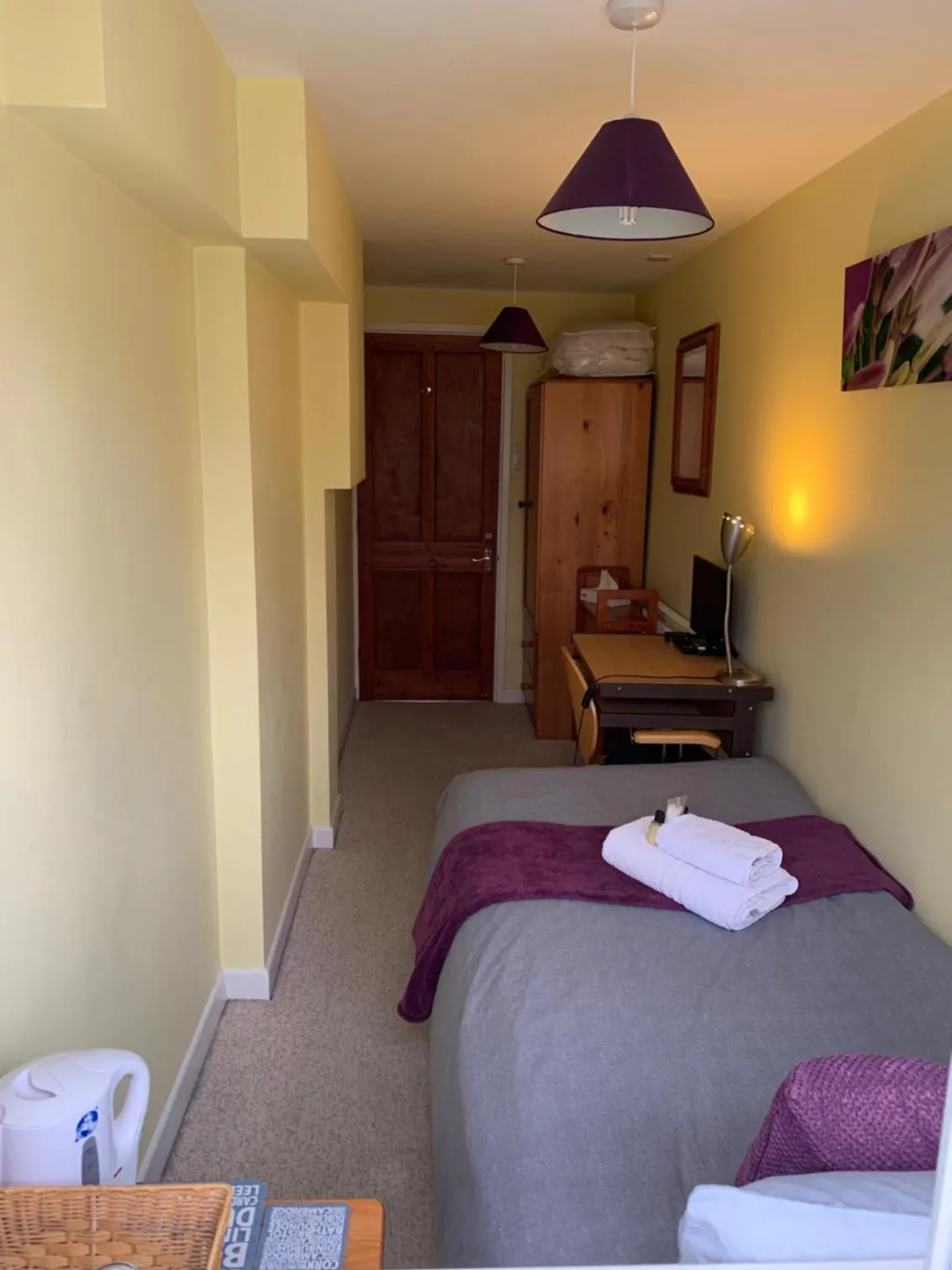 Bed in The Holly Tree