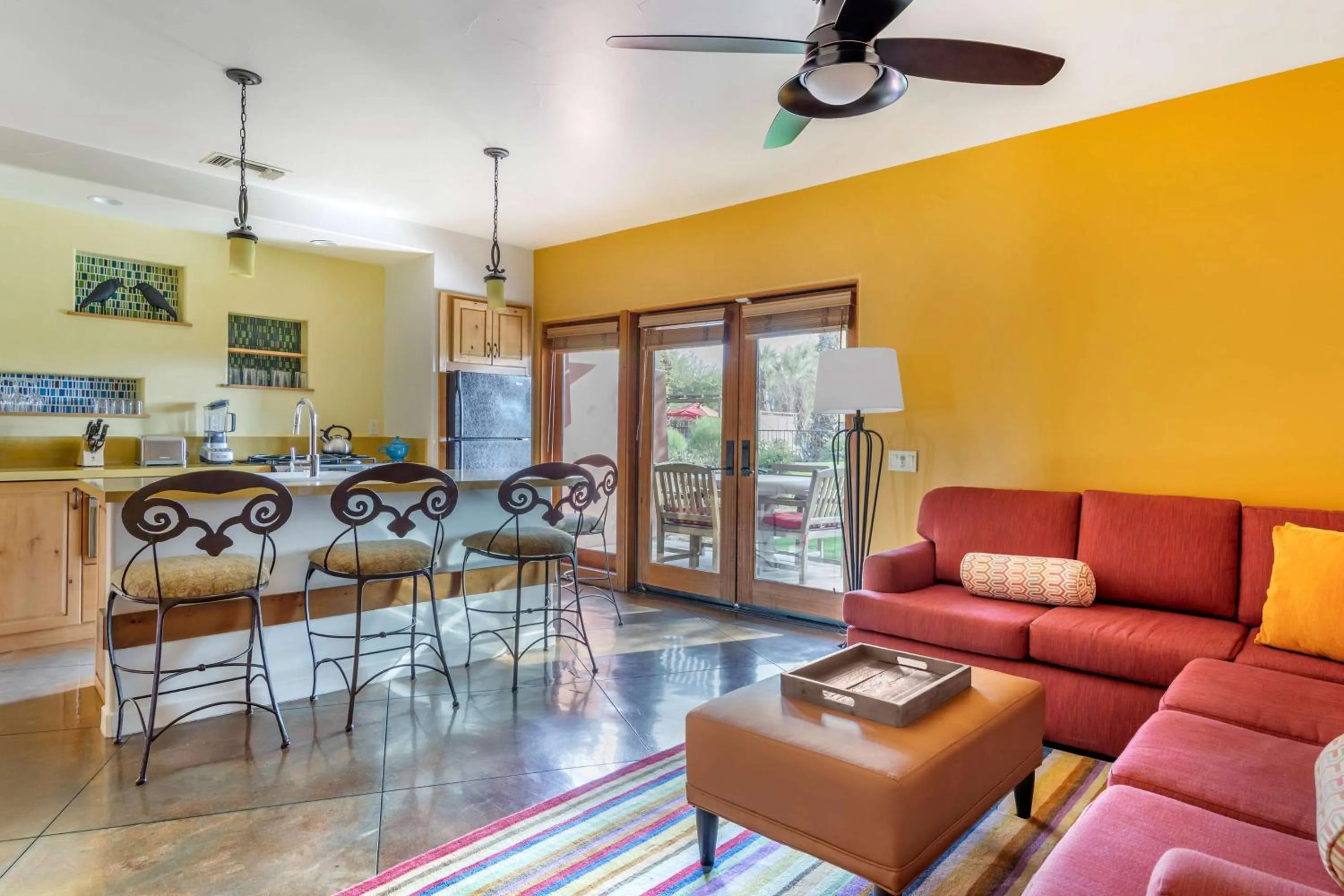 Living room in Hilton Grand Vacations Club Palm Desert