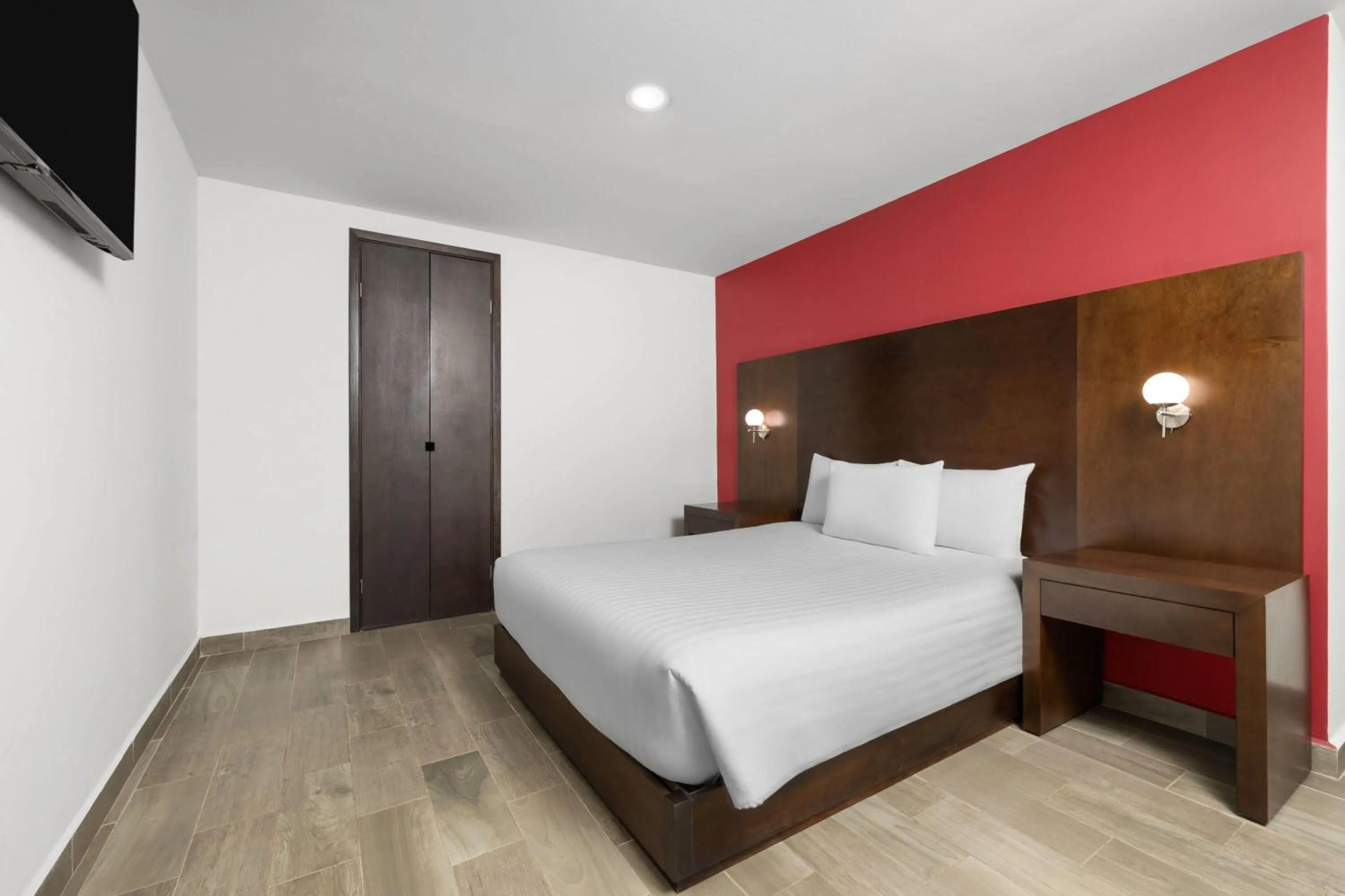 Photo of the whole room, Bed in Ramada by Wyndham Tampico Centro