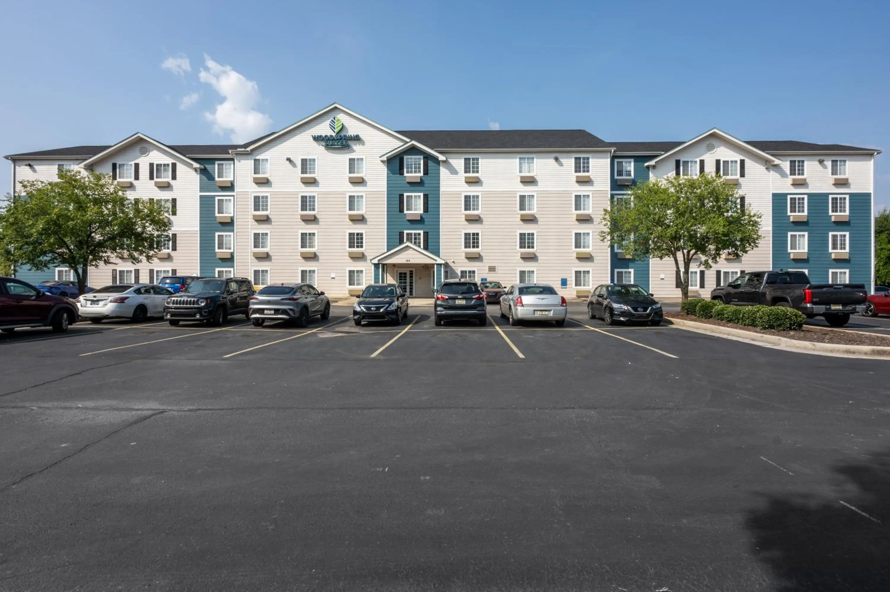 Property building in Woodspring Suites Huntsville/ Madison
