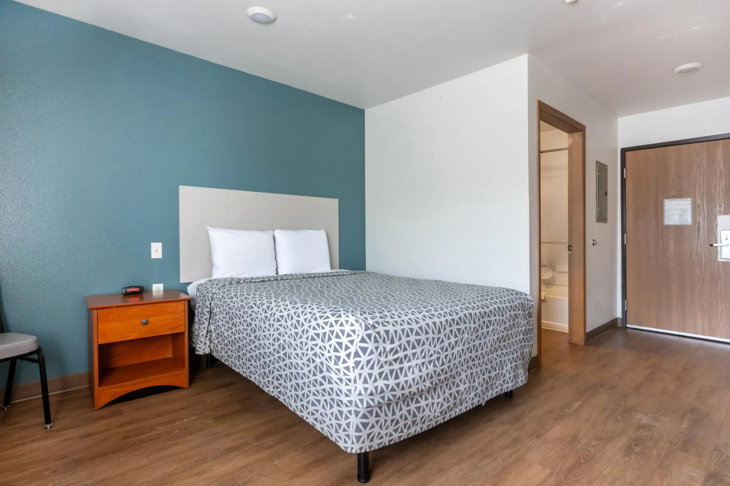 Bed in Woodspring Suites Huntsville/ Madison