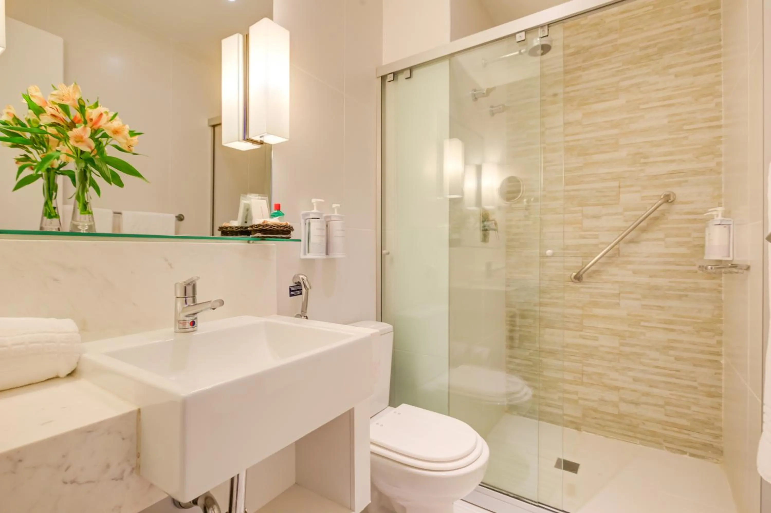 Bathroom in Quality Hotel São Caetano