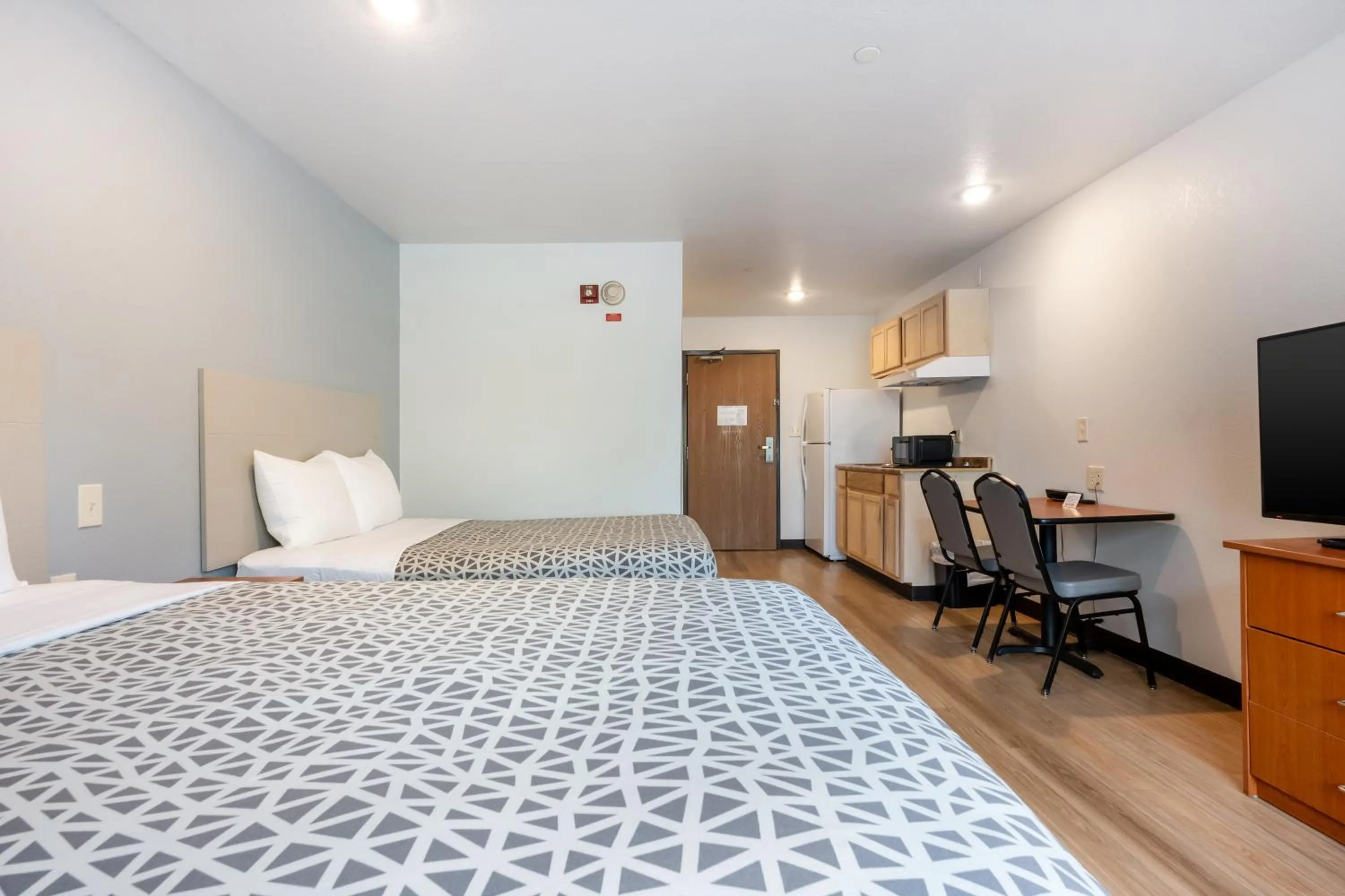 Bedroom, Bed in Suburban Studios Huntsville University Area