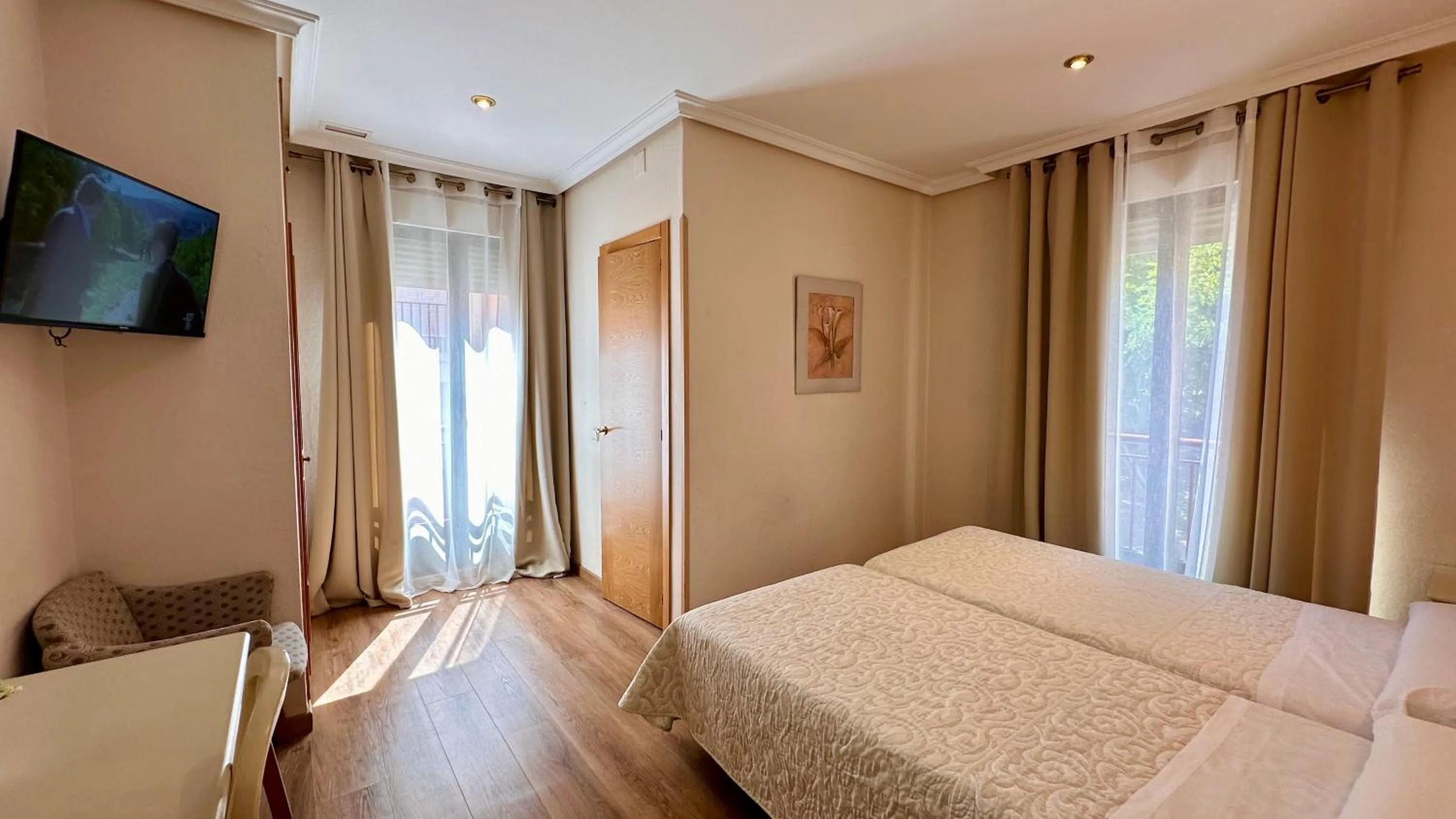 Bed in Hostal Toledo