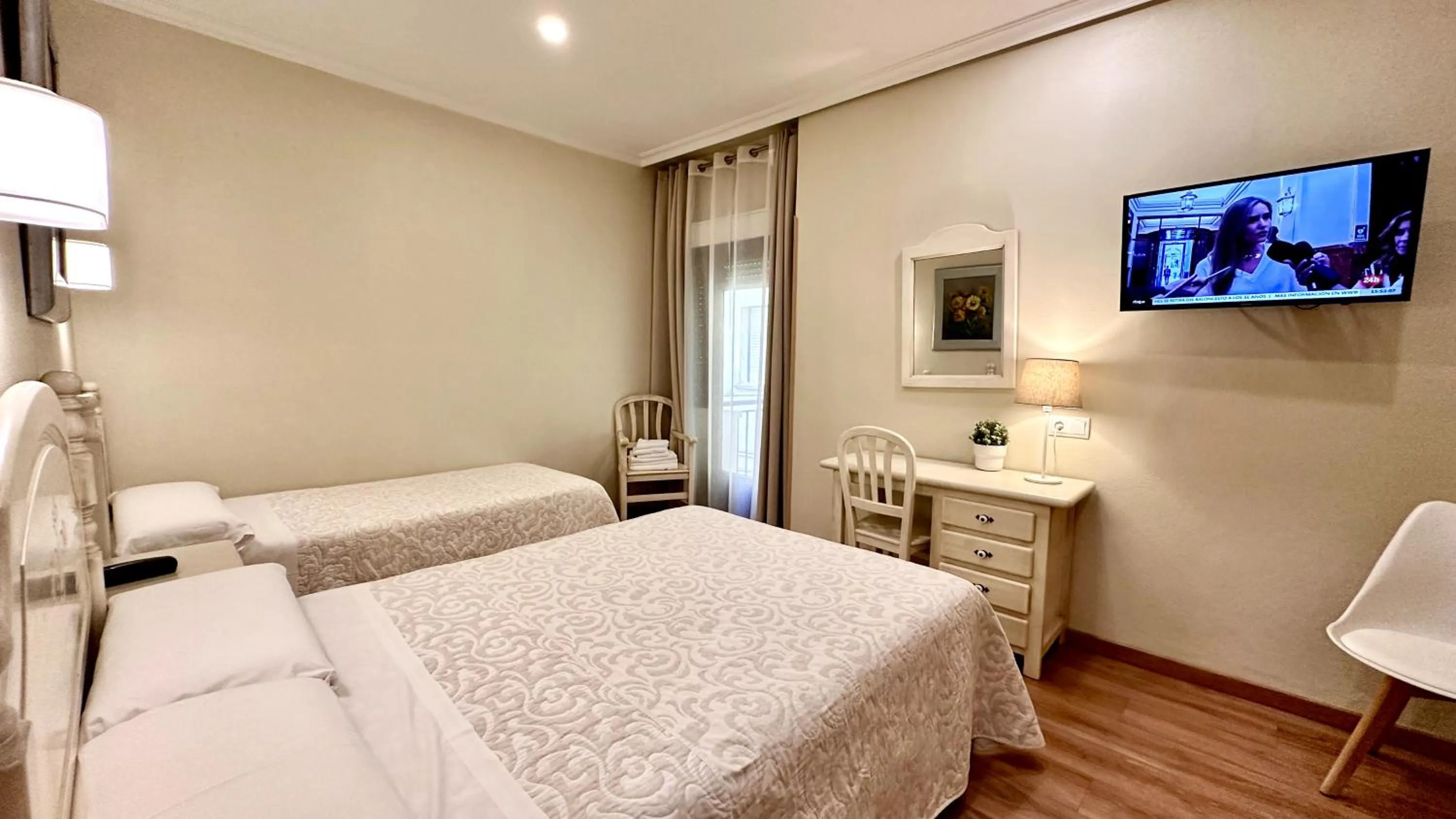 Bed in Hostal Toledo