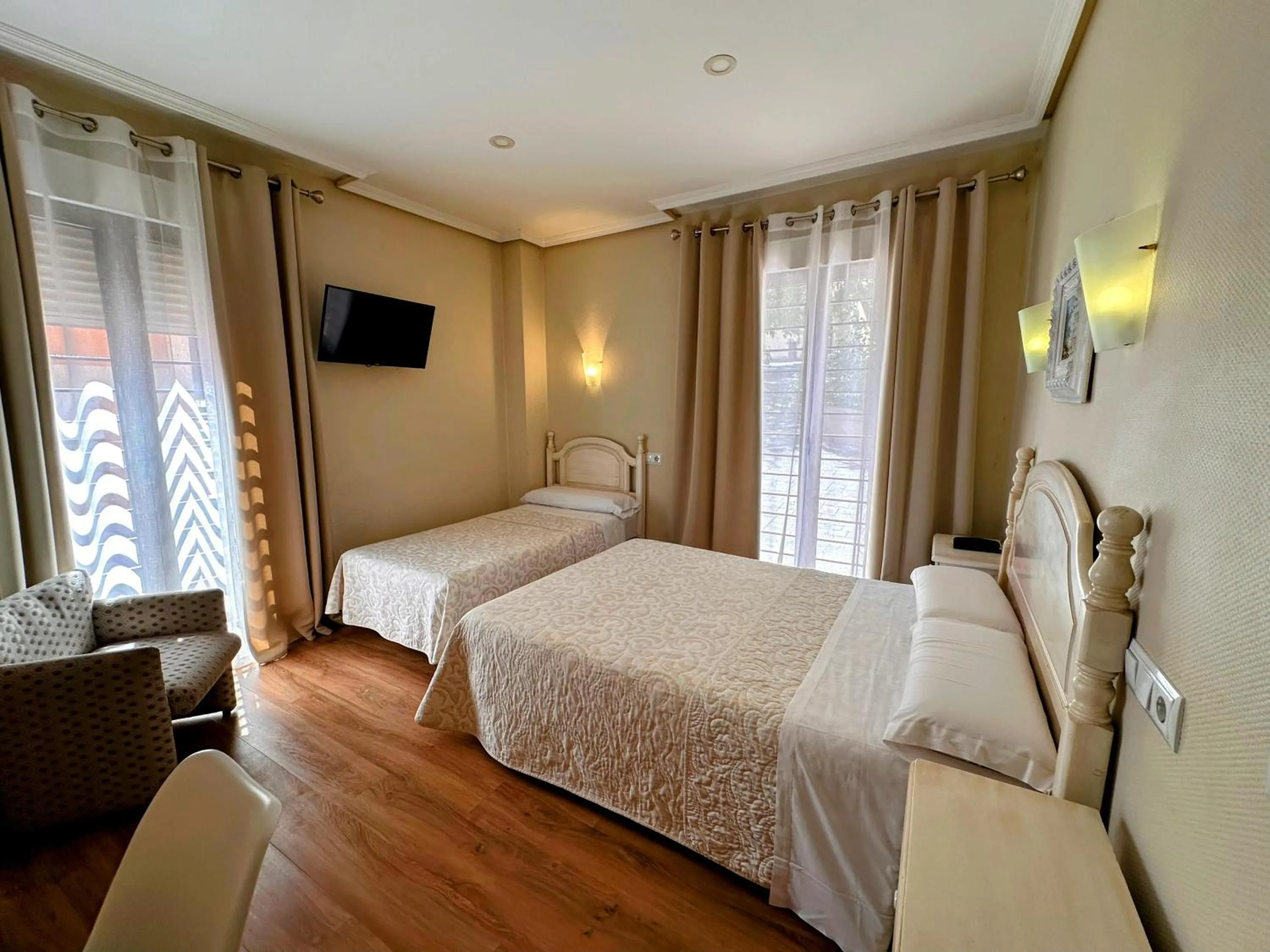 Bed in Hostal Toledo