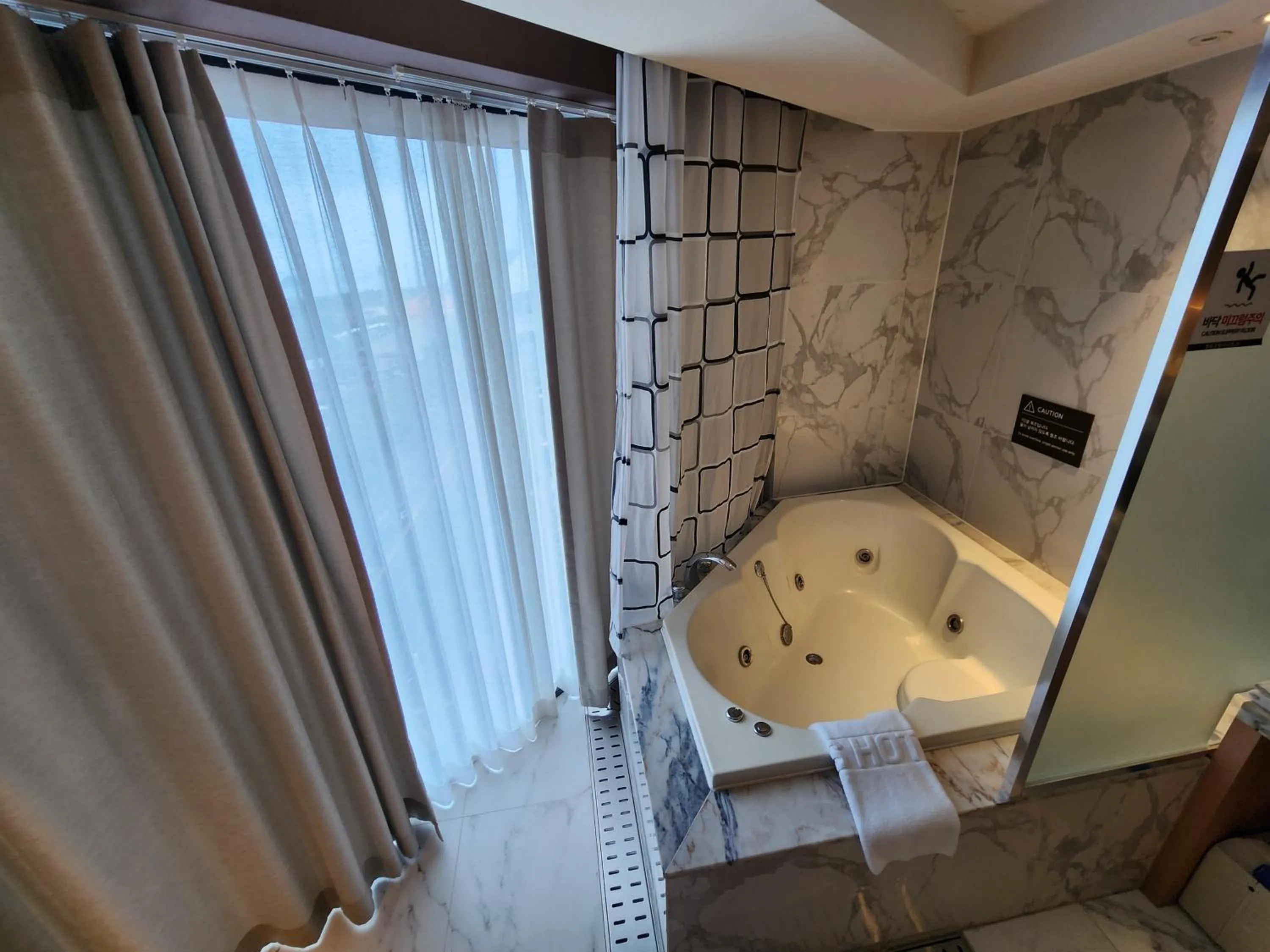Bath in Seogwipo JS Hotel