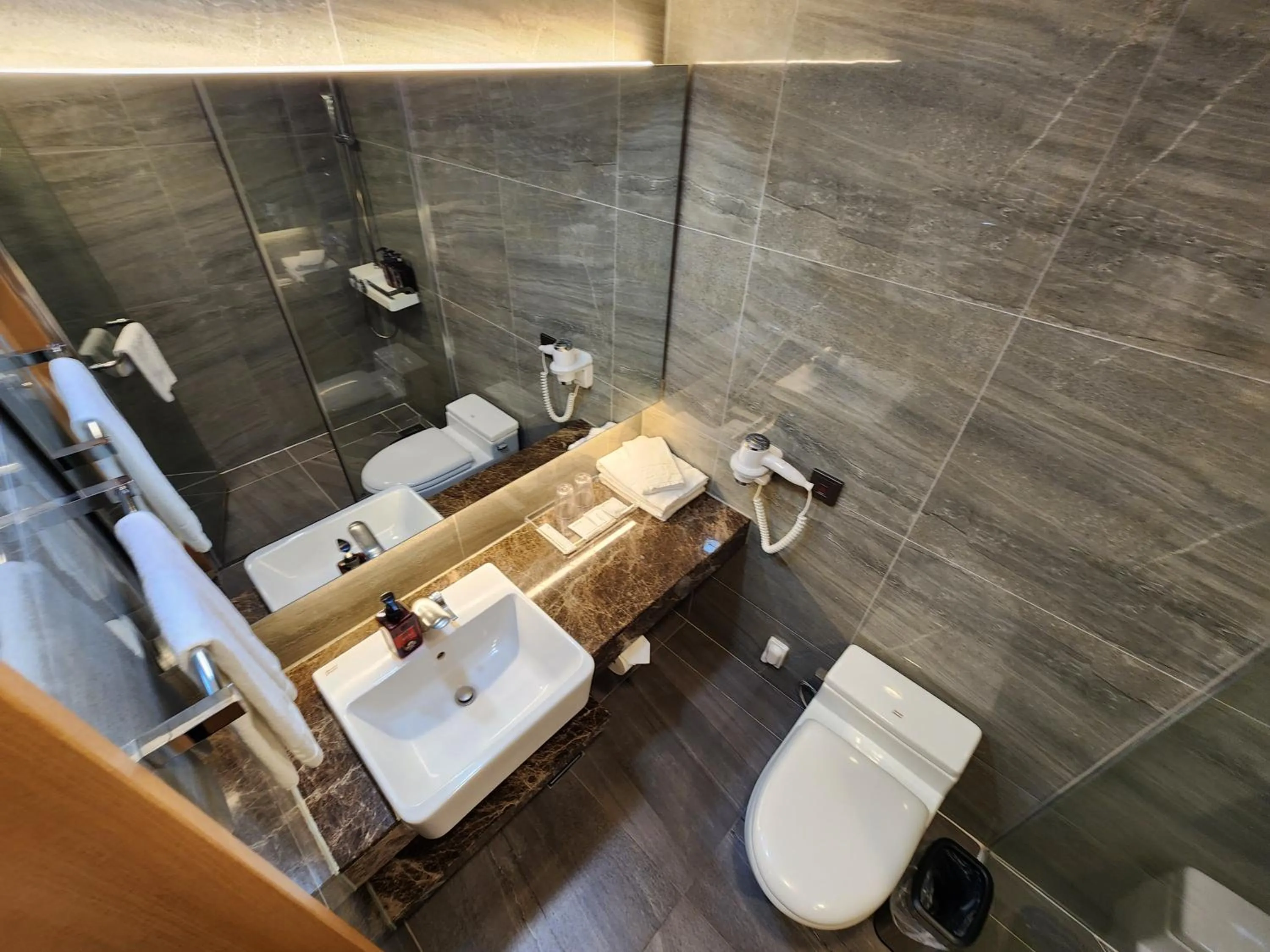 Toilet in Seogwipo JS Hotel