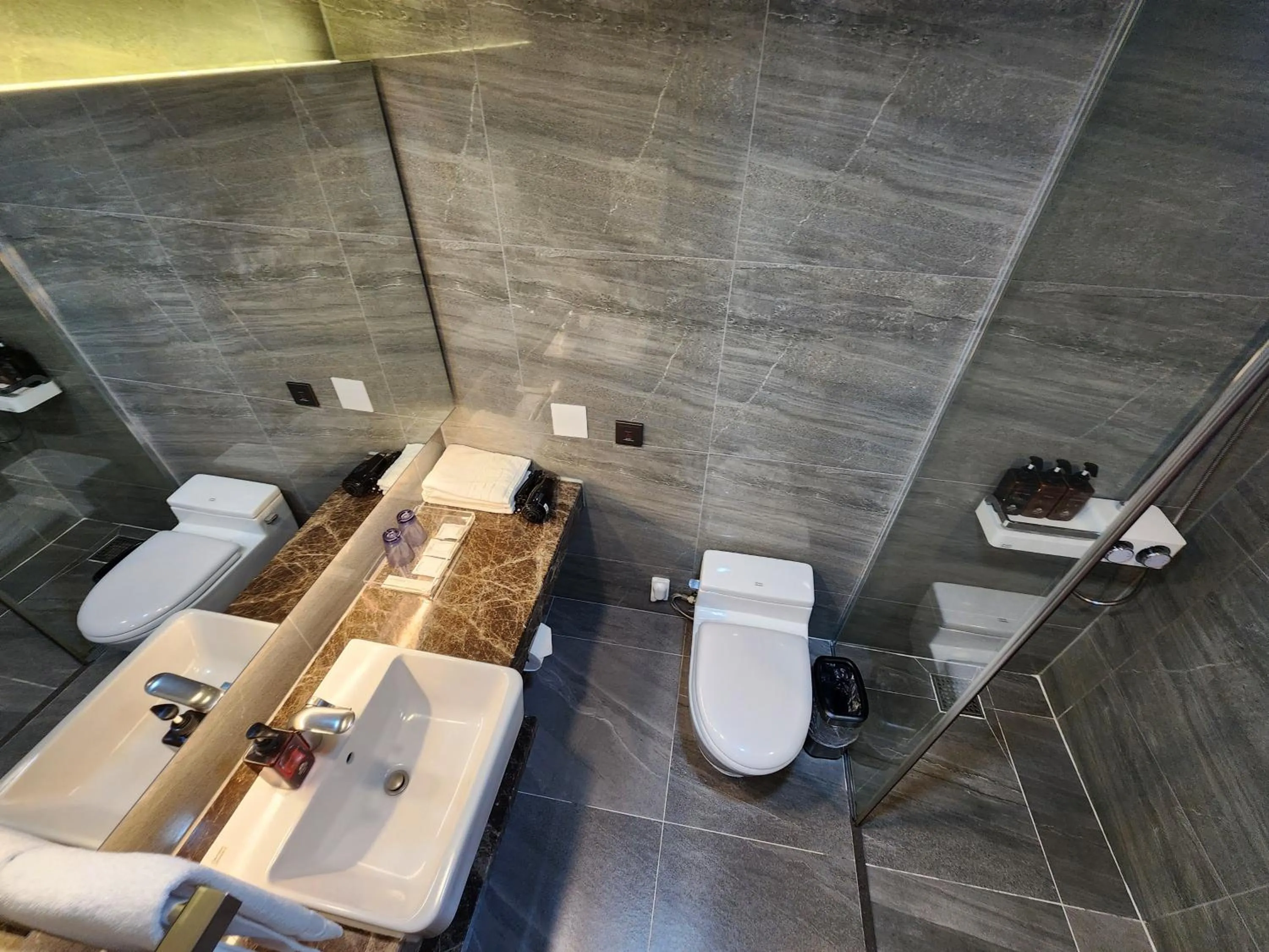 Toilet in Seogwipo JS Hotel