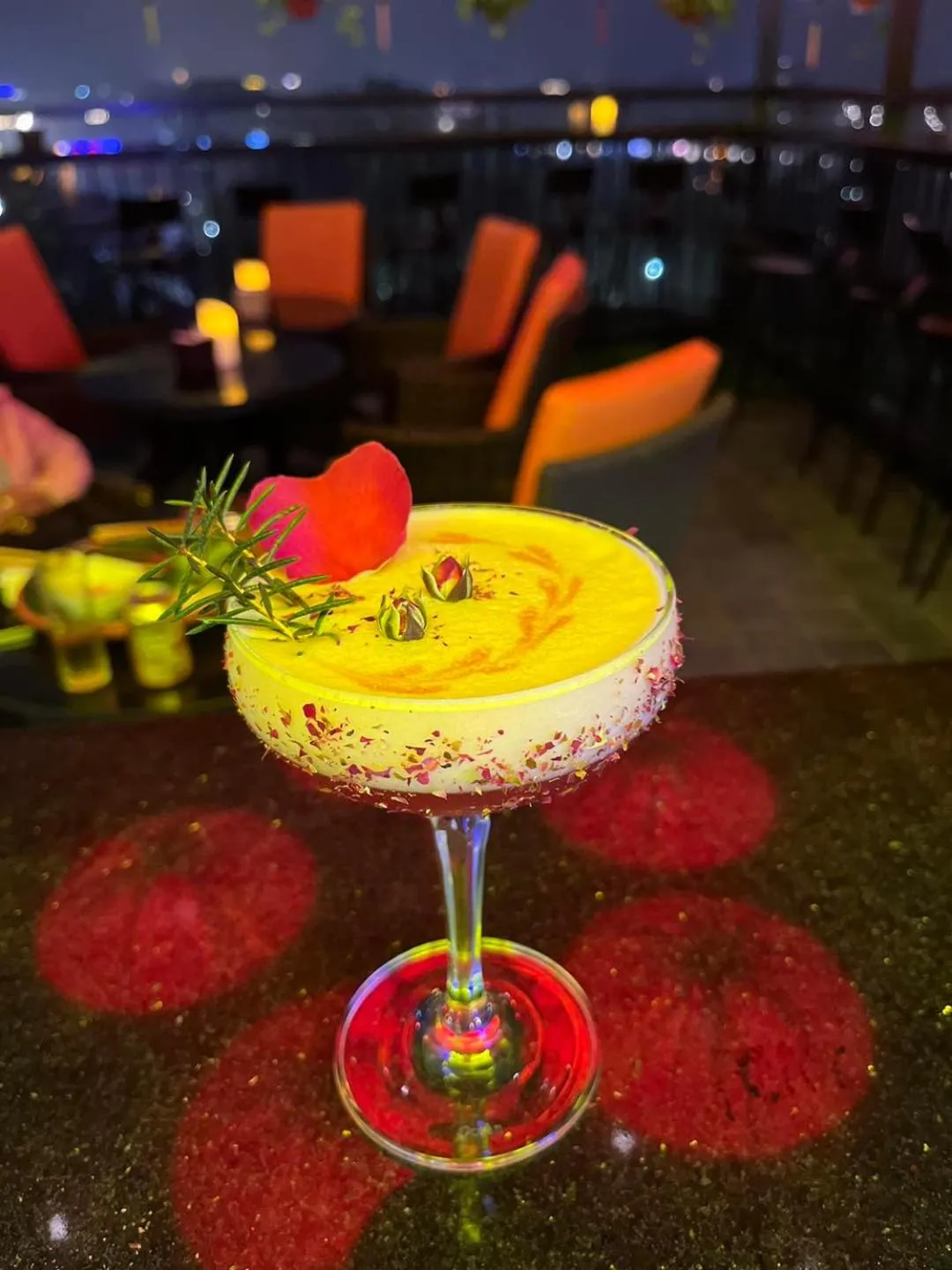 Lounge or bar in Bella Rosa Suite Hotel & Spa